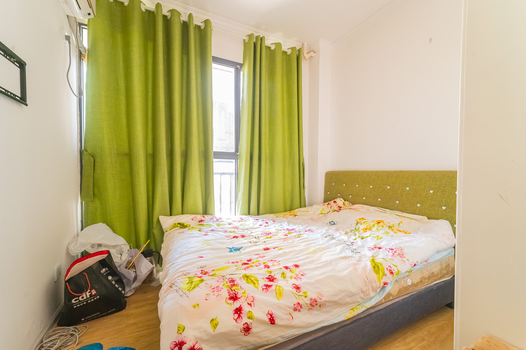 国泰九龙湾  3室2厅1卫    75.8万 国泰九龙湾  3室2厅1卫    75.8万卧室