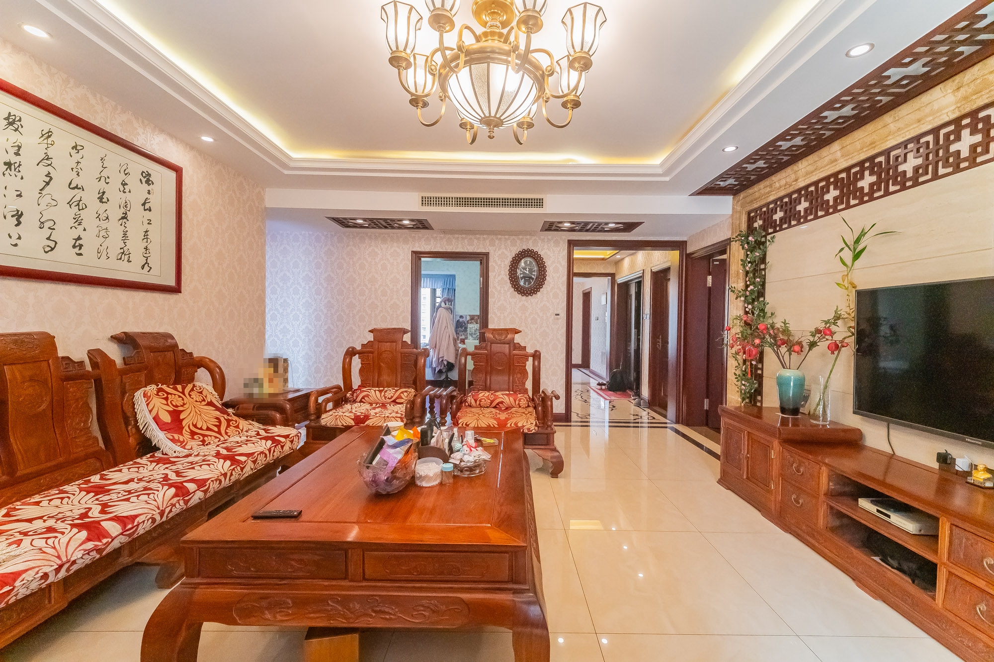 华润凤凰城三期  4室2厅3卫    148.0万 华润凤凰城三期  4室2厅3卫    148.0万客厅