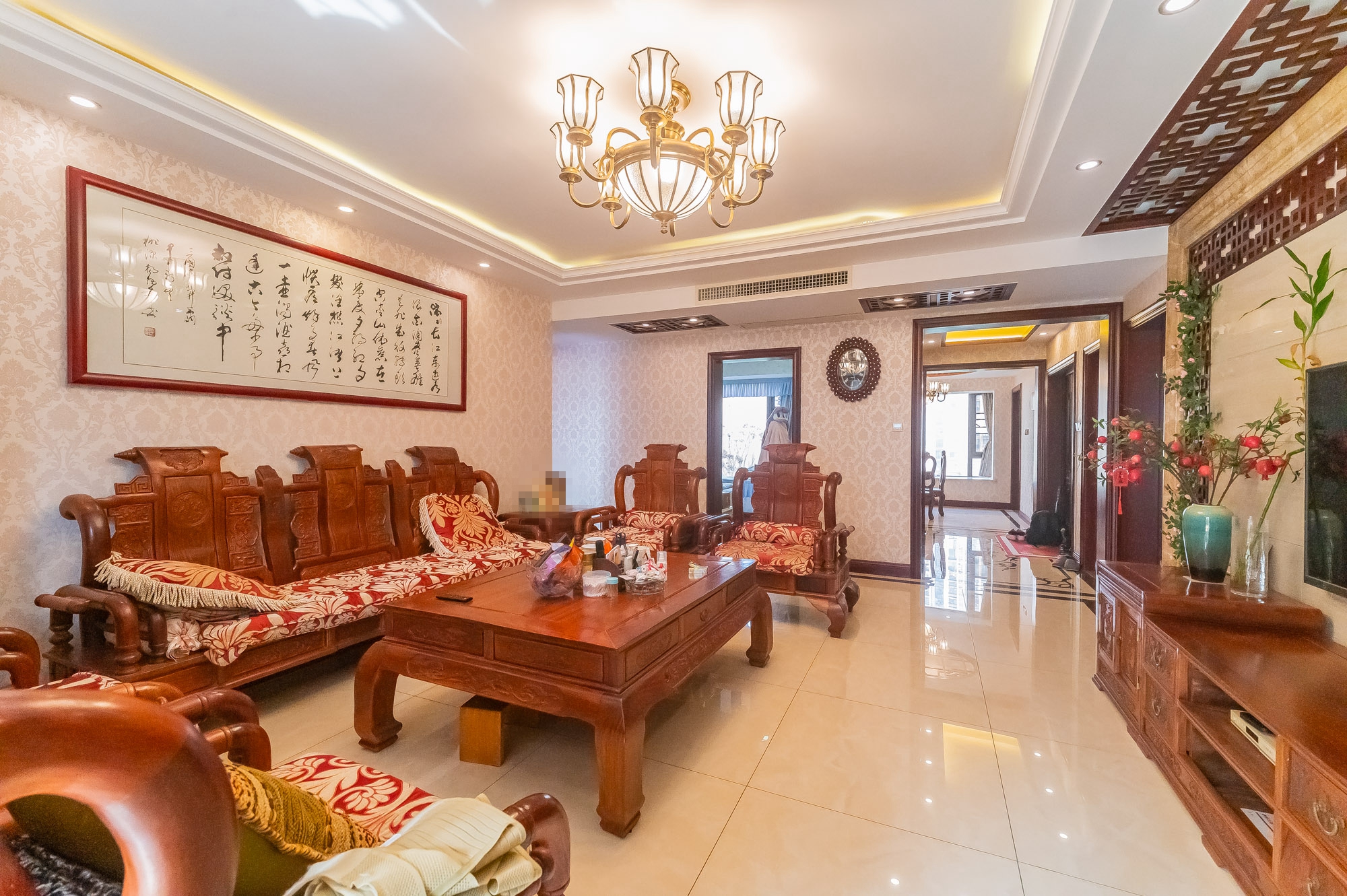 华润凤凰城三期  4室2厅3卫    148.0万 华润凤凰城三期  4室2厅3卫    148.0万客厅