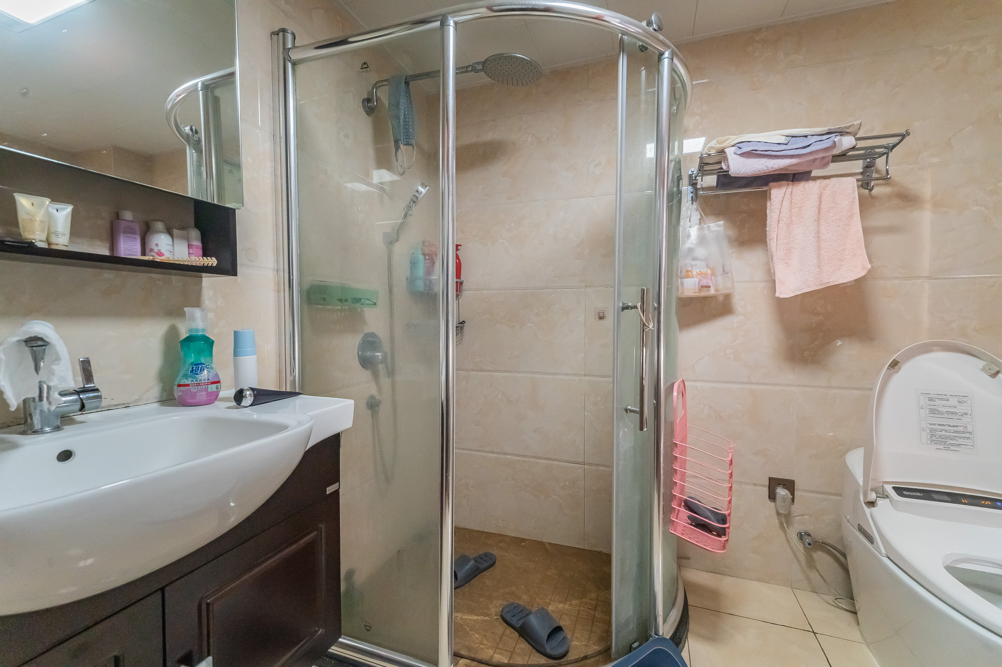 华润凤凰城三期  4室2厅3卫    148.0万 华润凤凰城三期  4室2厅3卫    148.0万卫生间