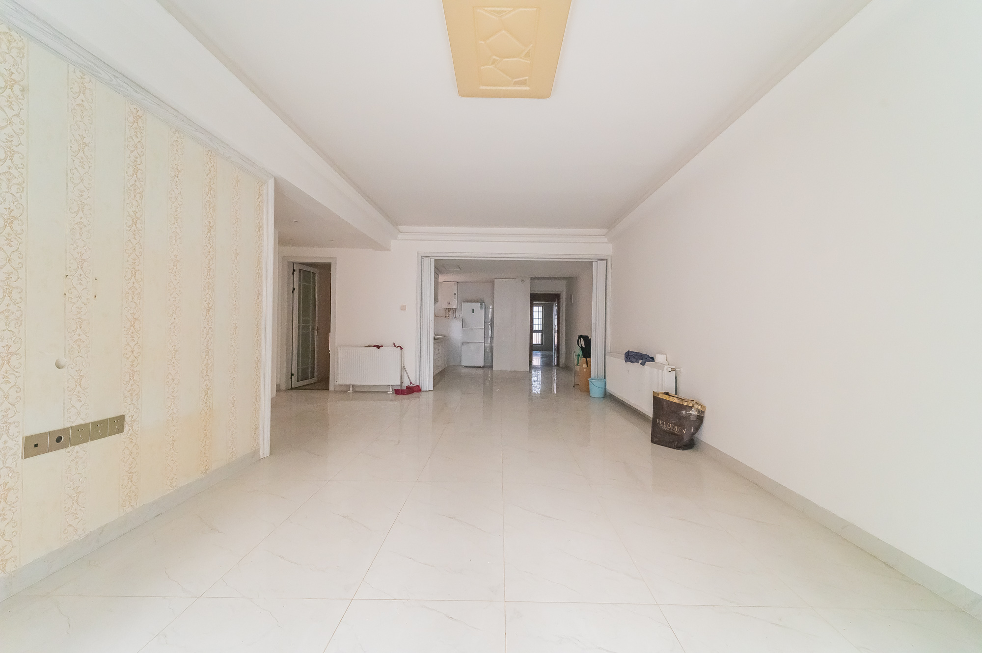 华润凤凰城二期 3室2厅1卫 89.8万 华润凤凰城二期 3室2厅1卫 89.8万客厅