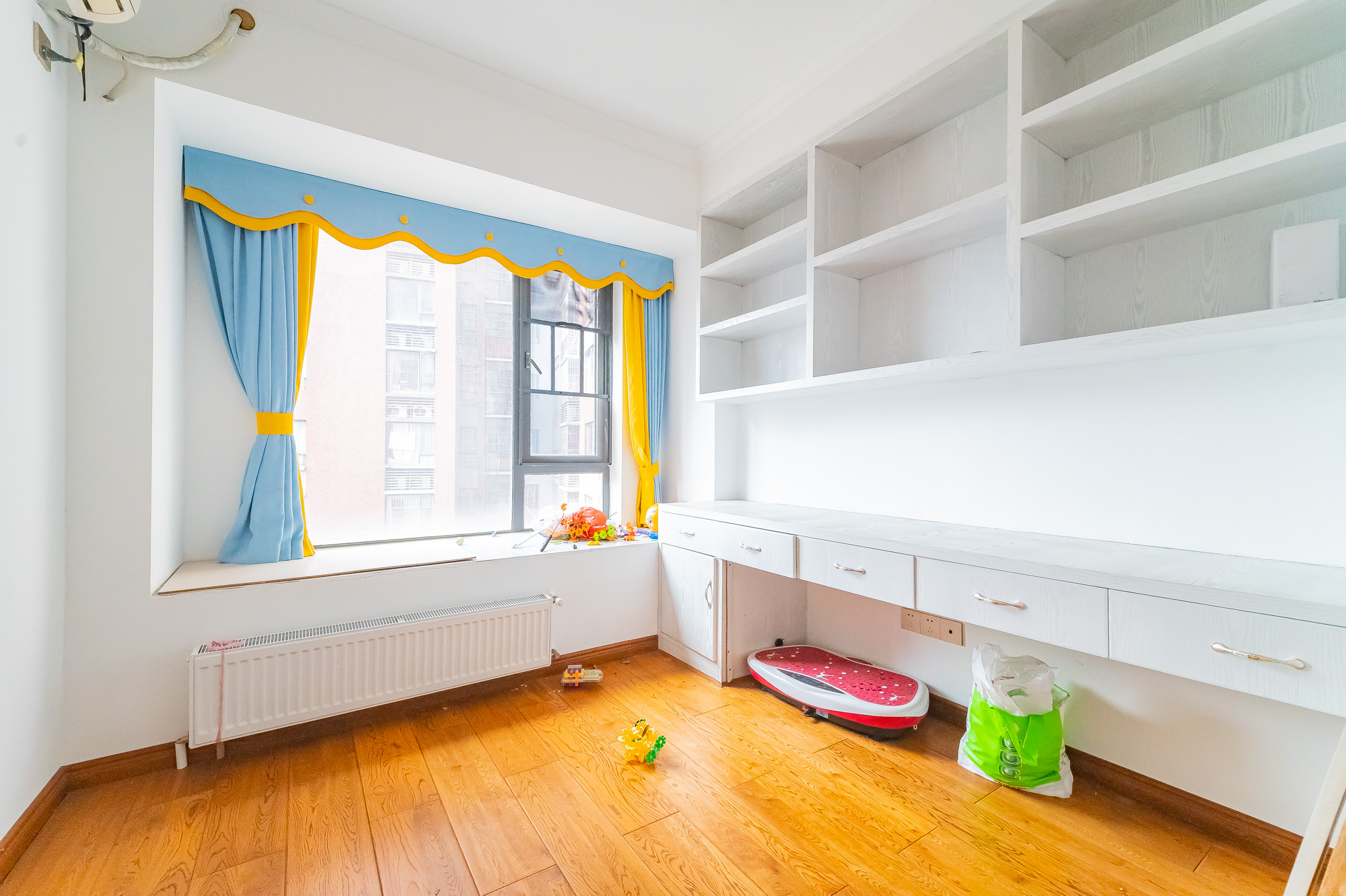 华润凤凰城二期 3室2厅1卫 89.8万 华润凤凰城二期 3室2厅1卫 89.8万卧室