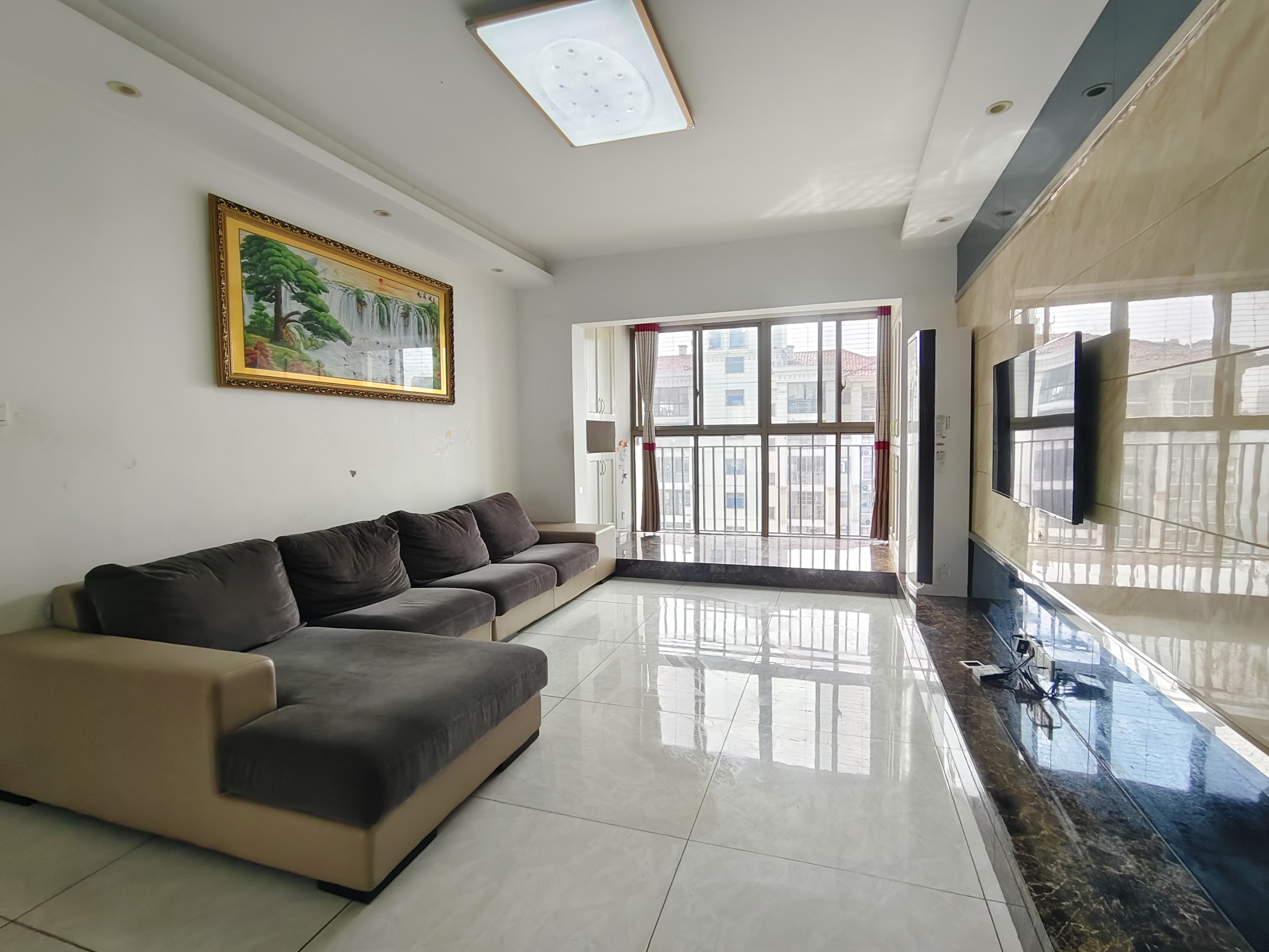 湖湘文化城(锦绣香江)  3室2厅2卫    42.8万 湖湘文化城(锦绣香江)  3室2厅2卫    42.8万室内图