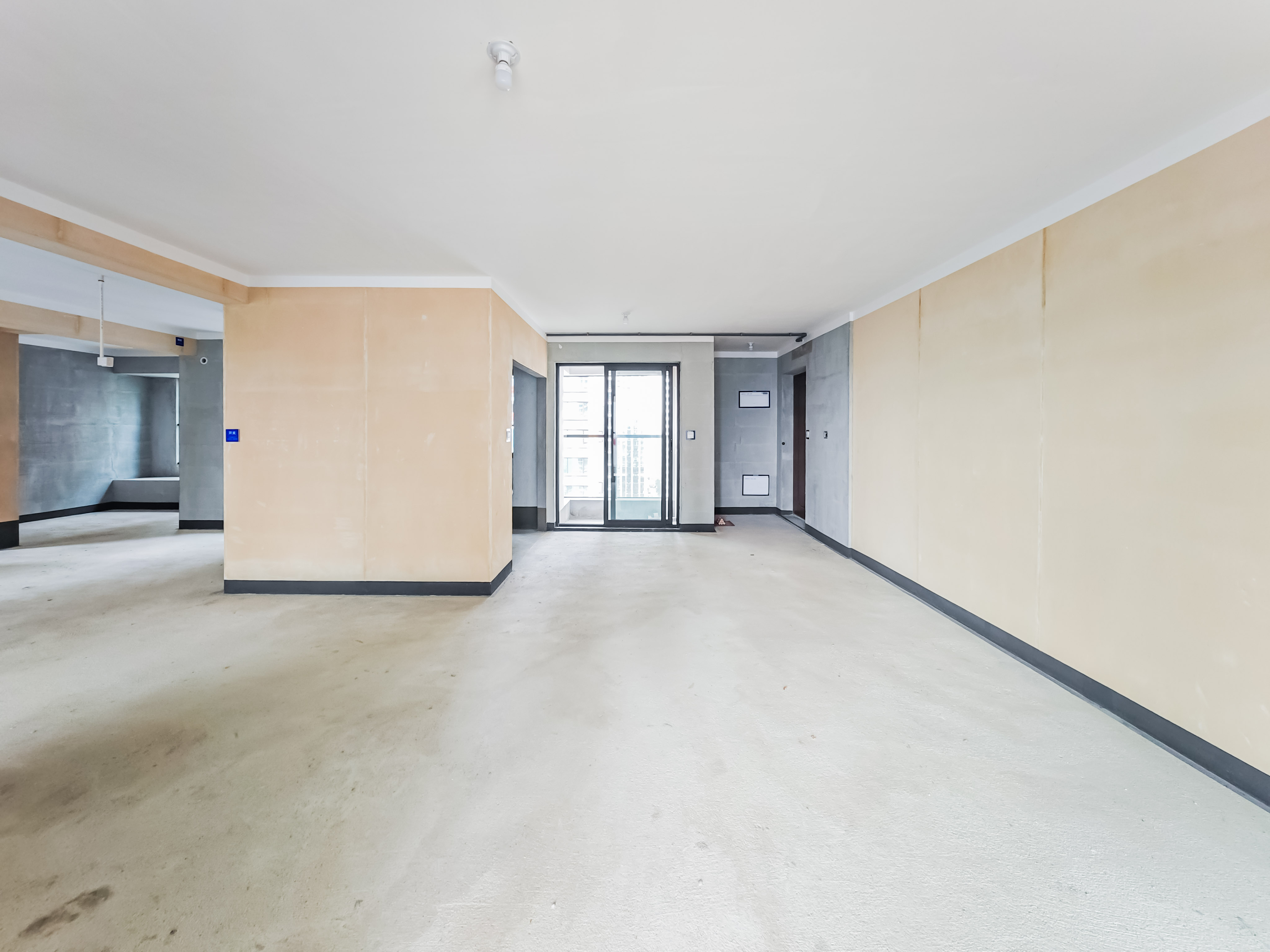建发玖洲观澜  4室2厅2卫   215.00万