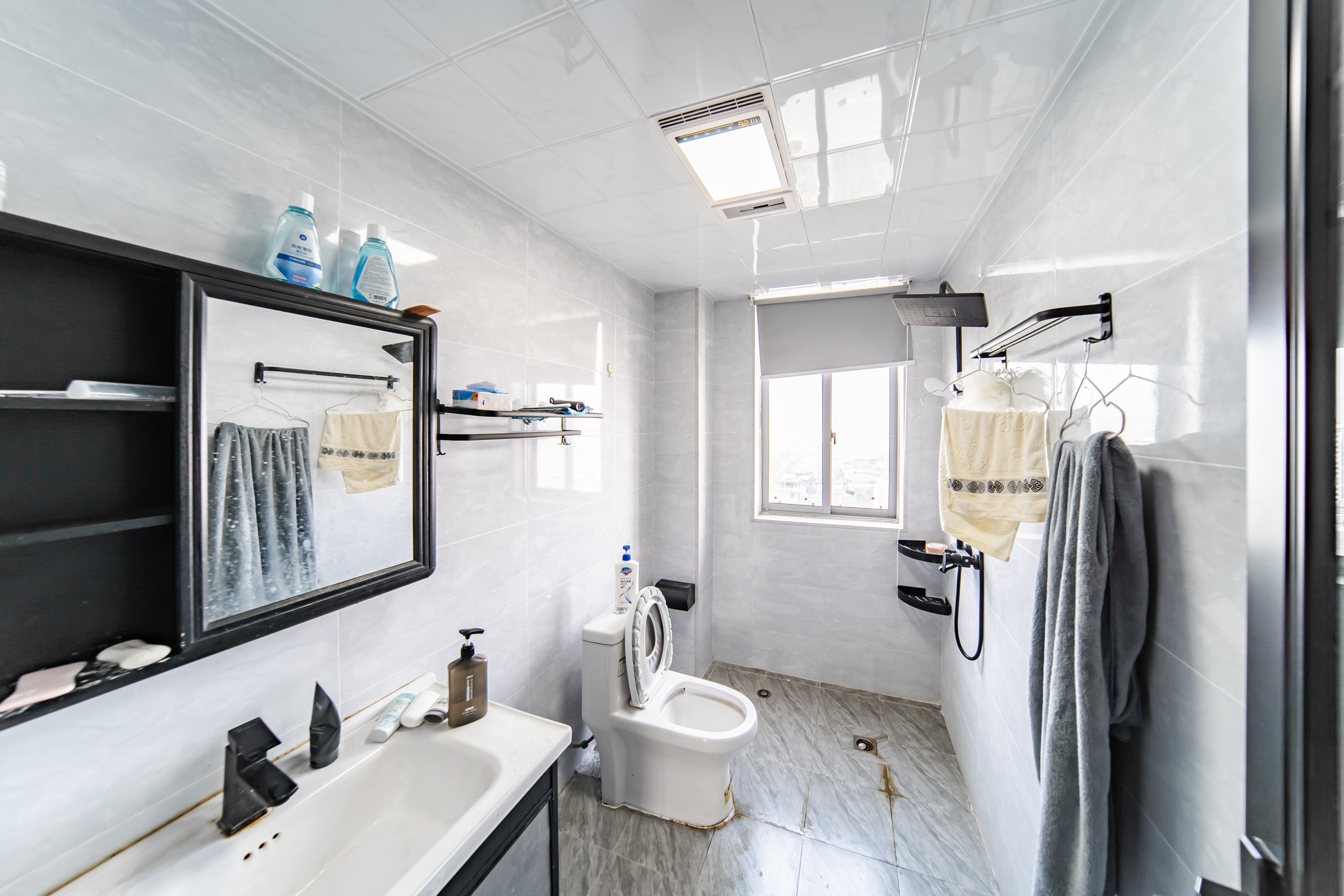 荣升家园(湘江熙岸) 3室2厅2卫 105.0万 荣升家园(湘江熙岸) 3室2厅2卫 105.0万卫生间