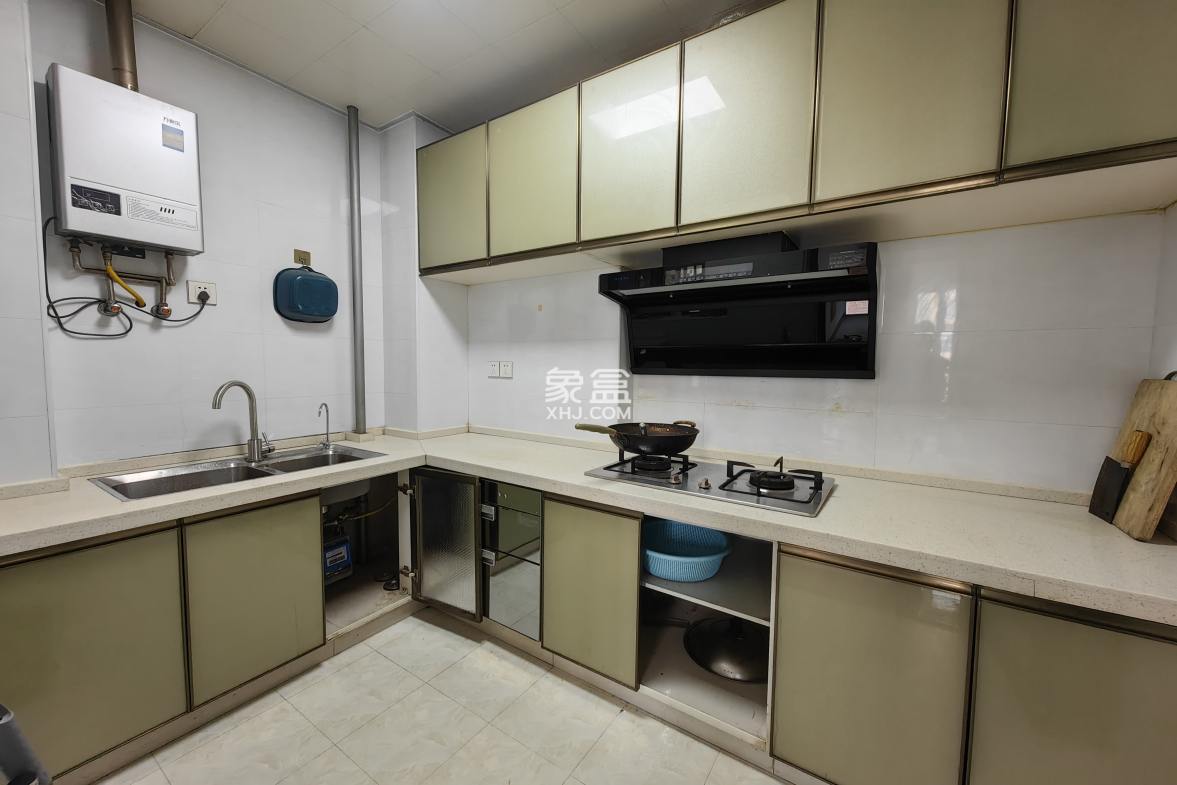 泰山公馆  1室2厅1卫    58.0万 泰山公馆  1室2厅1卫    58.0万室内图