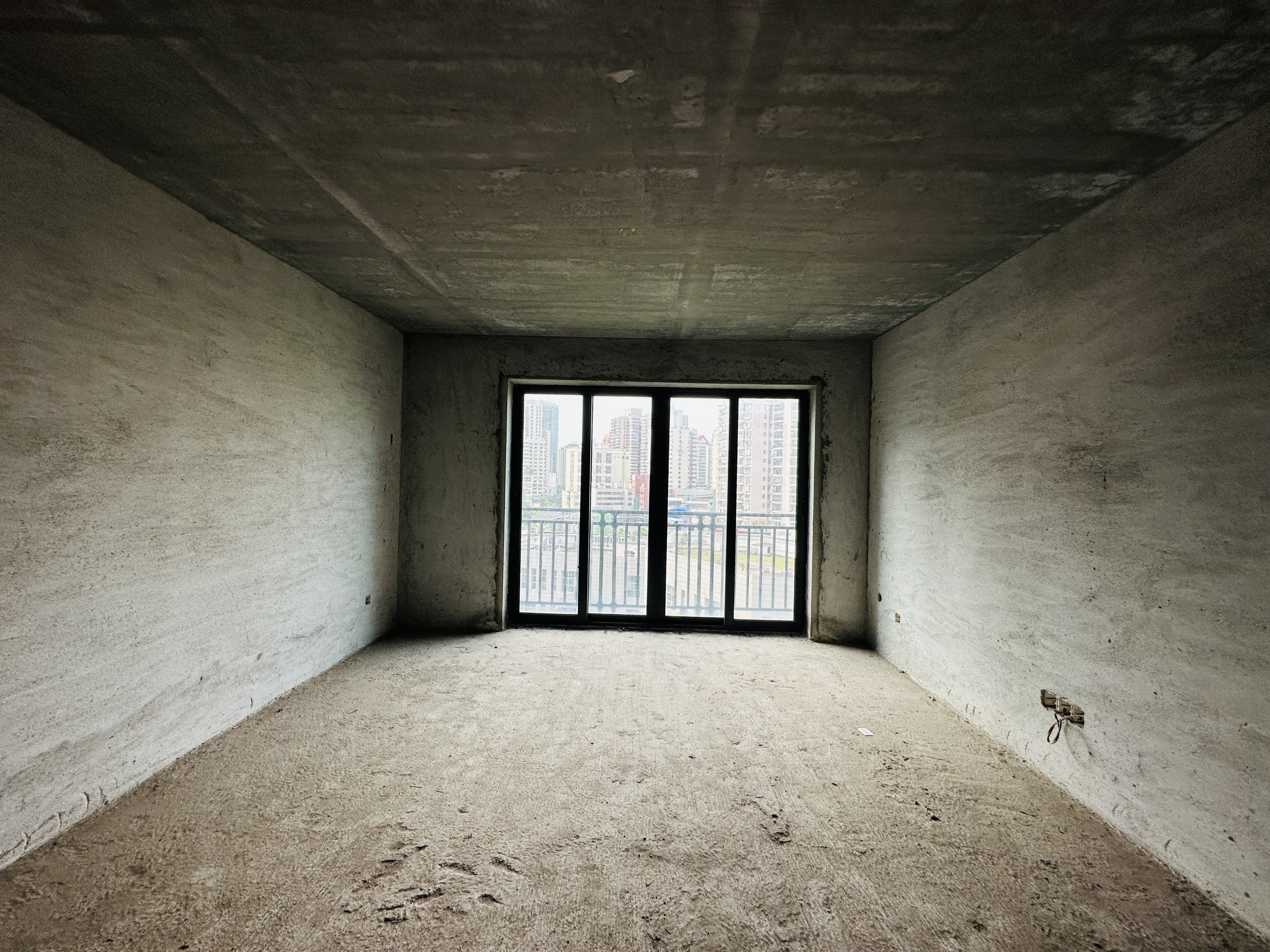 金龙城市广场一期 3室2厅2卫 220.0万 金龙城市广场一期 3室2厅2卫 220.0万客厅