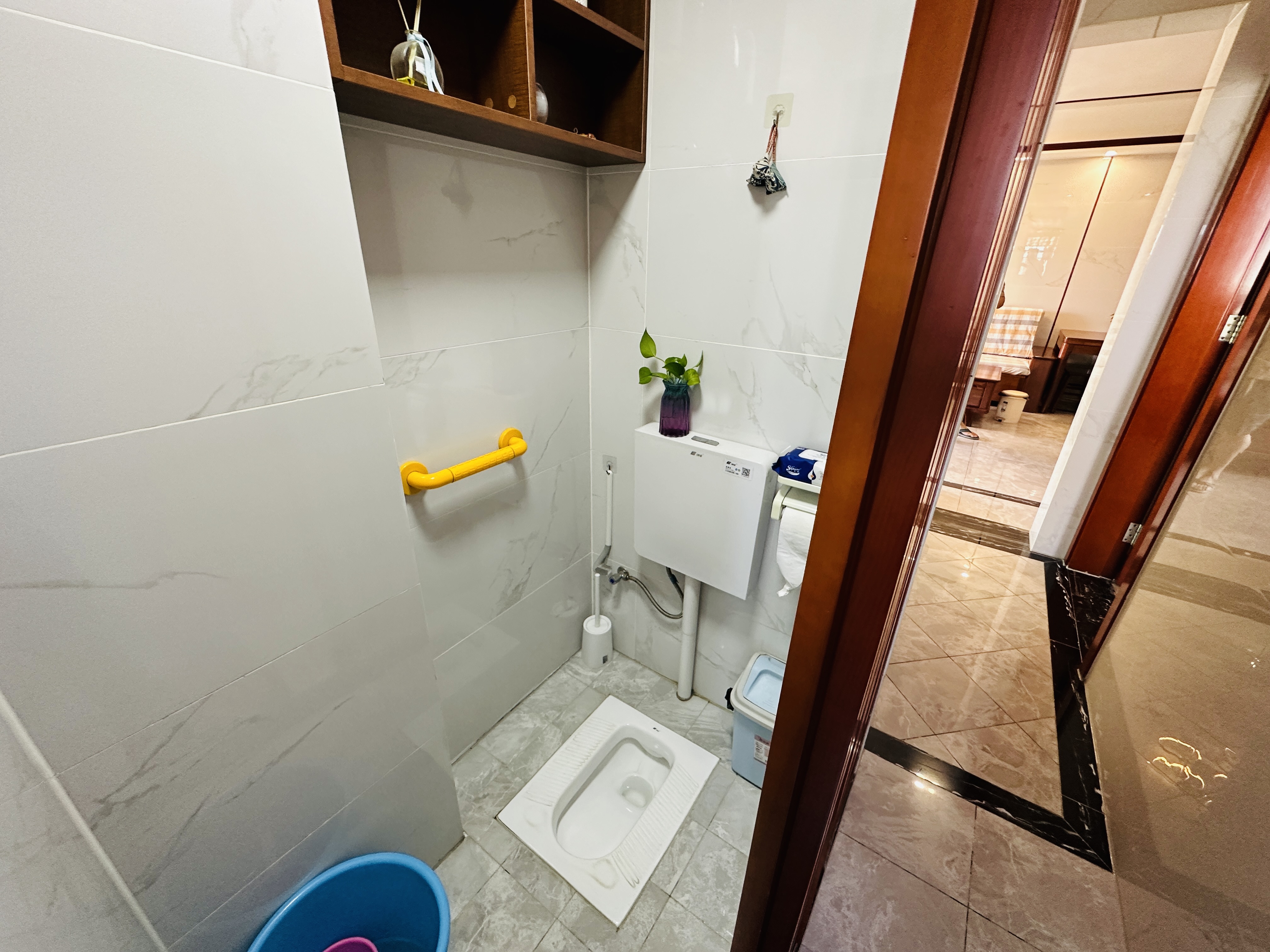 鑫龙大厦 2室2厅1卫 180.0万 鑫龙大厦 2室2厅1卫 180.0万卫生间