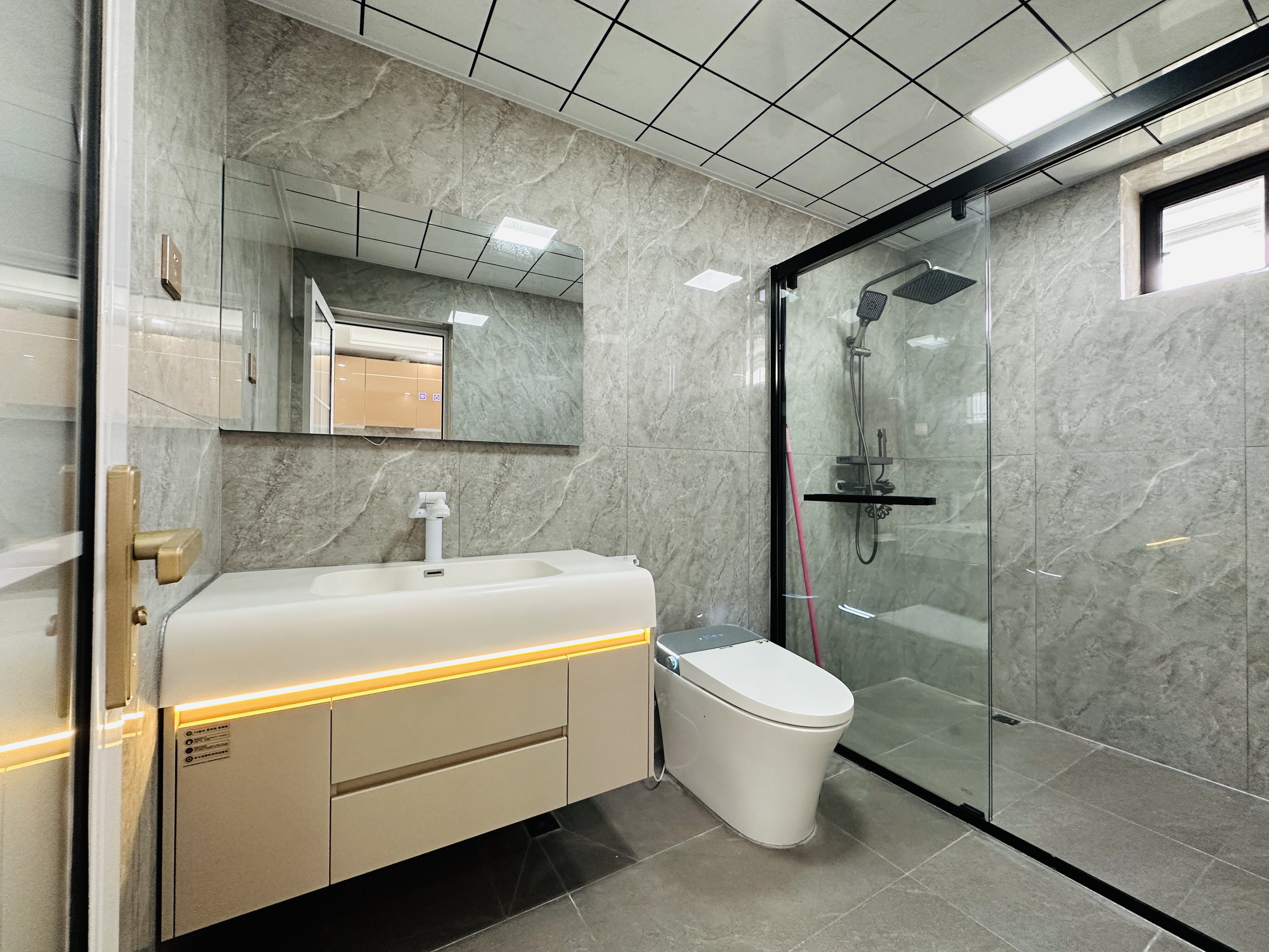 碧水名城  4室2厅2卫    208.0万 碧水名城  4室2厅2卫    208.0万卫生间