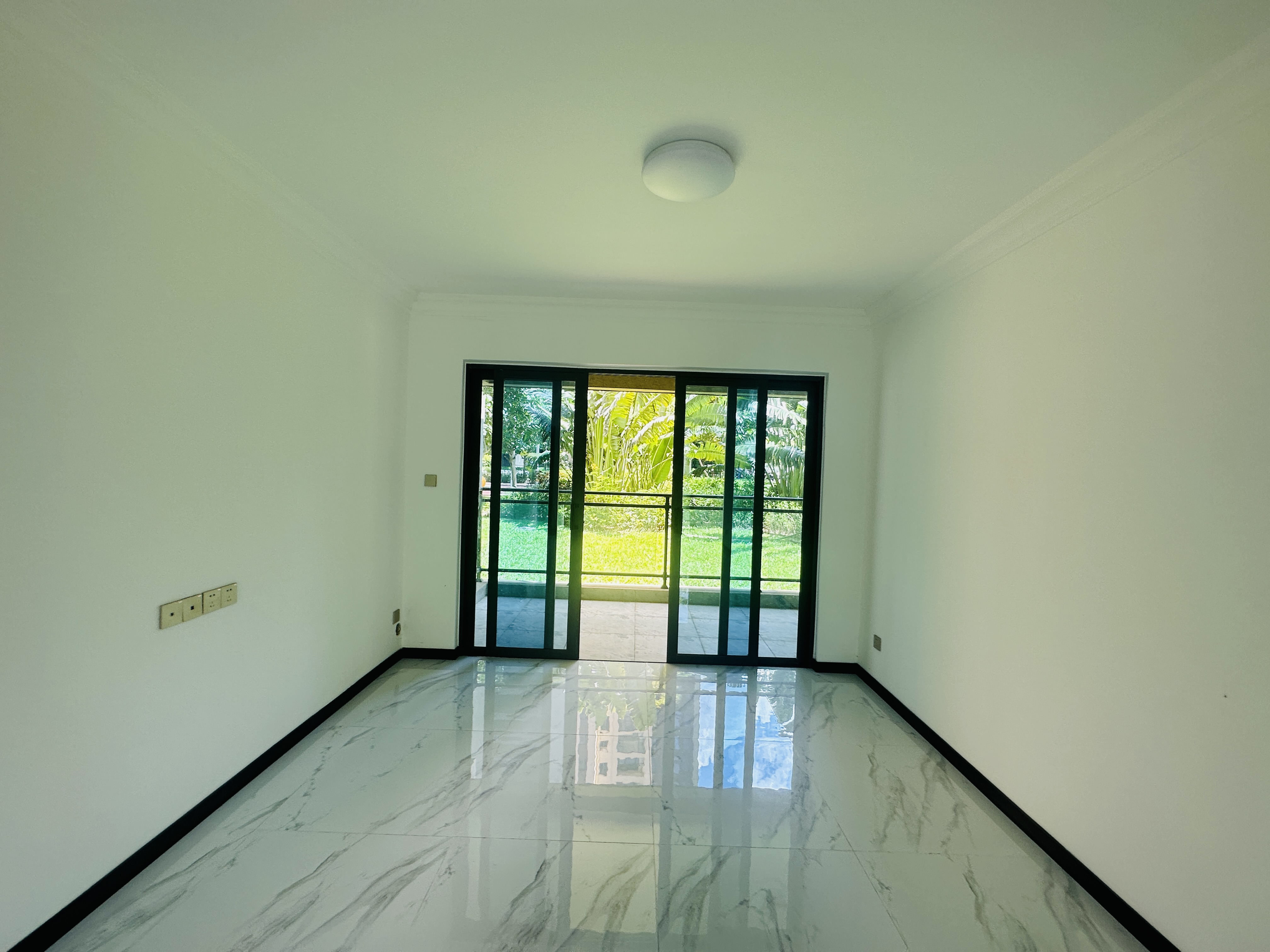 碧桂园公园上城 3室2厅2卫 198.0万 碧桂园公园上城 3室2厅2卫 198.0万客厅