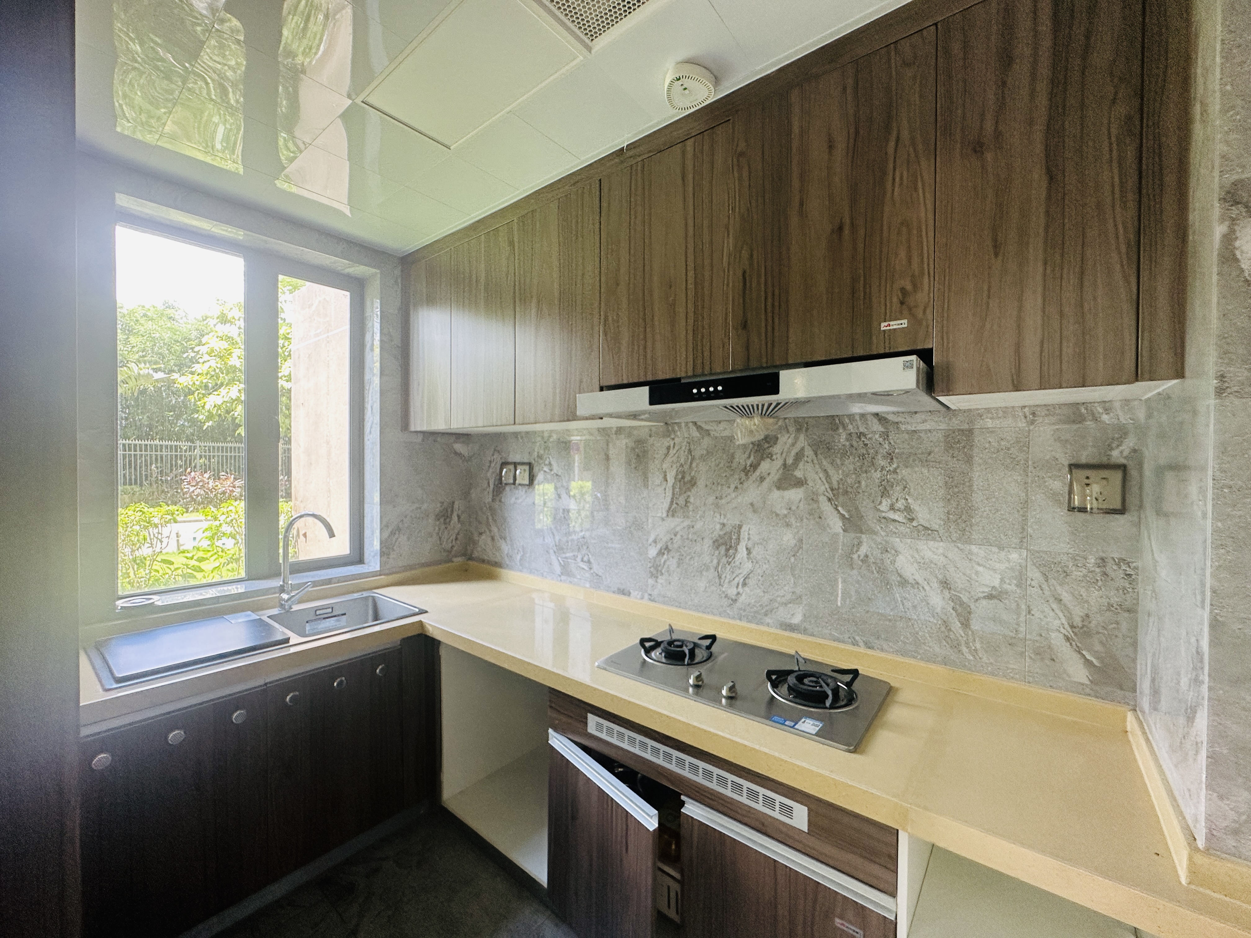 碧桂园公园上城 3室2厅2卫 198.0万 碧桂园公园上城 3室2厅2卫 198.0万厨房