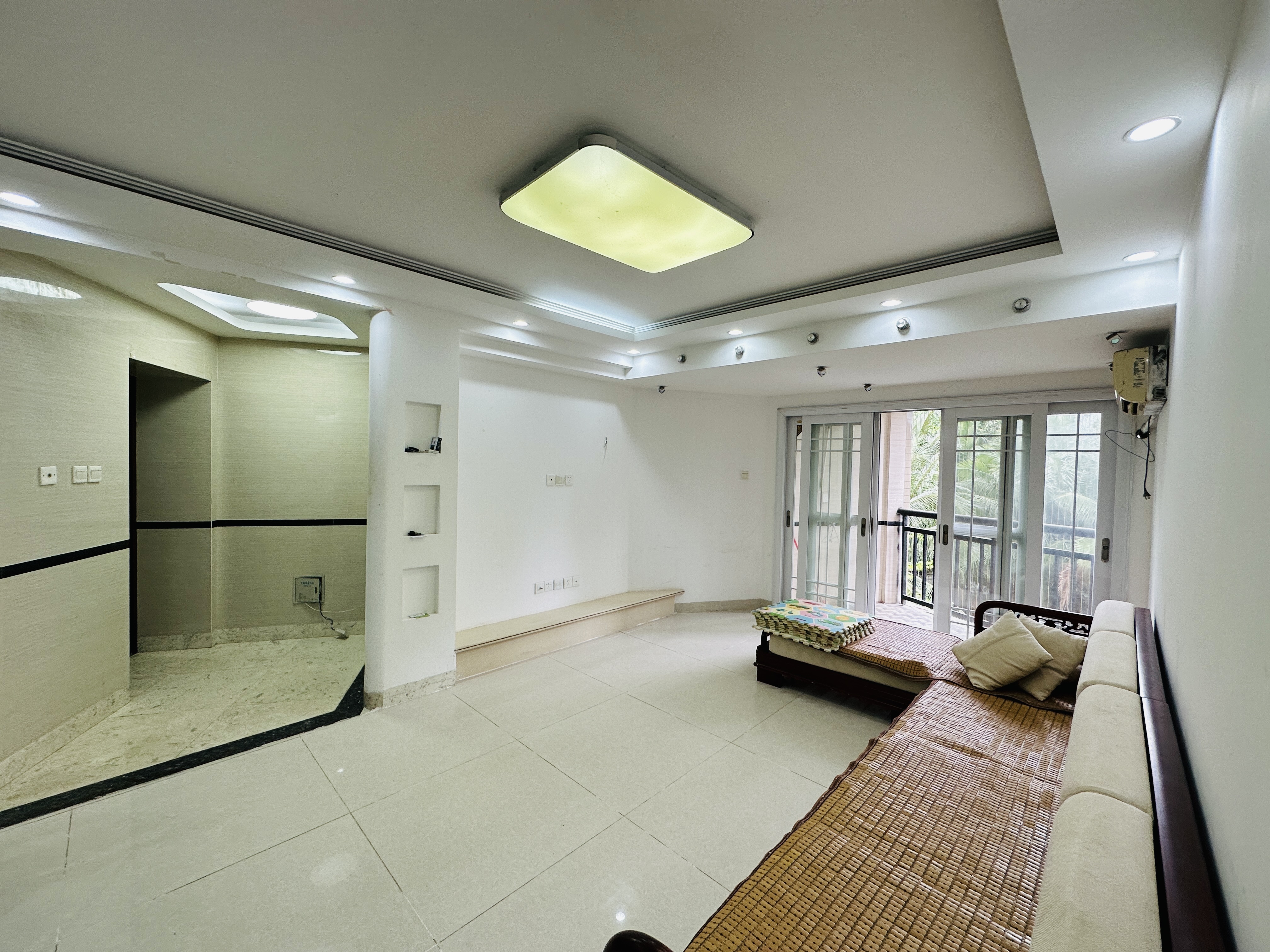 碧海云天 3室2厅2卫 160.0万 碧海云天 3室2厅2卫 160.0万客厅