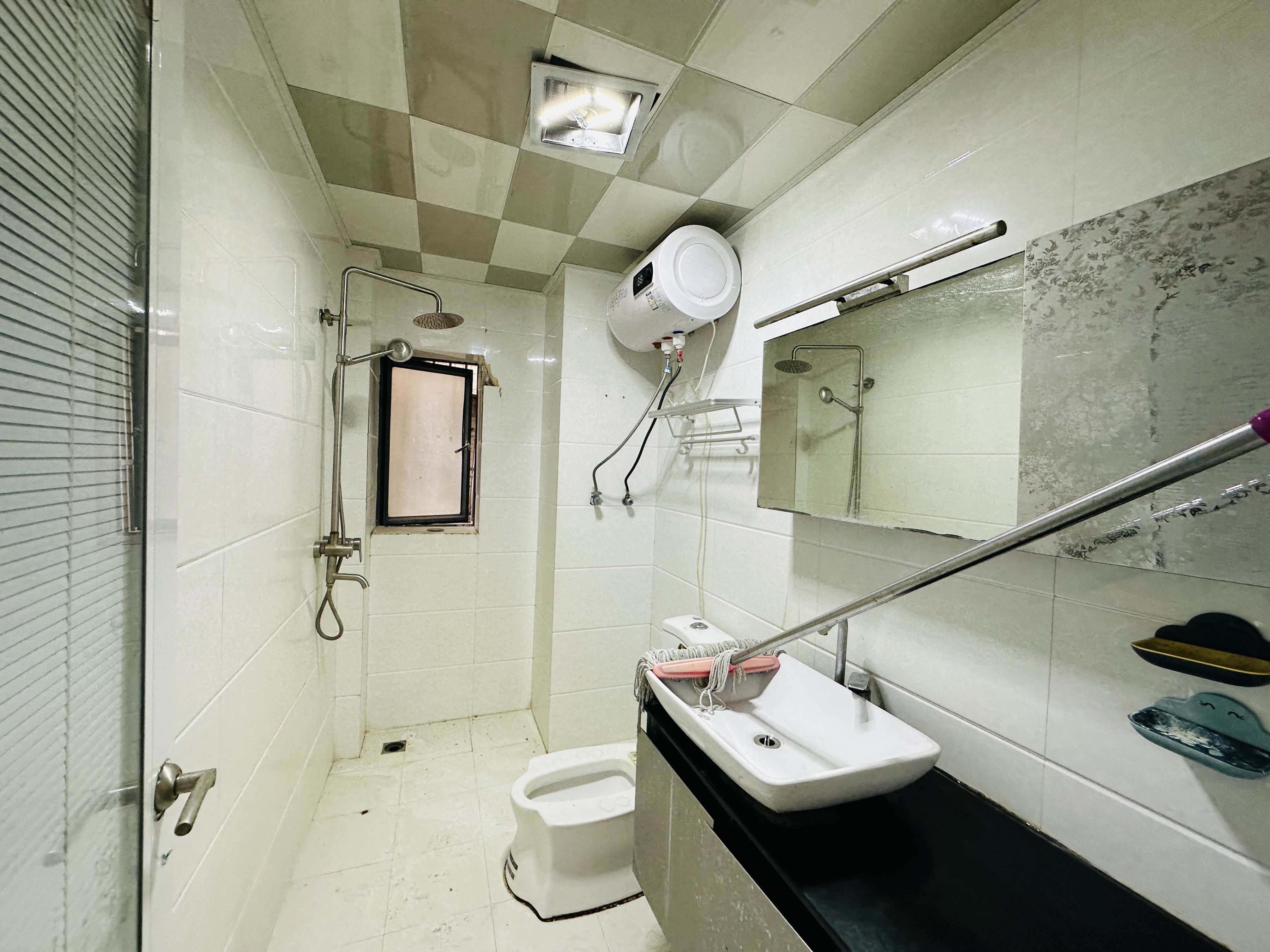 碧海云天 3室2厅2卫 160.0万 碧海云天 3室2厅2卫 160.0万卫生间