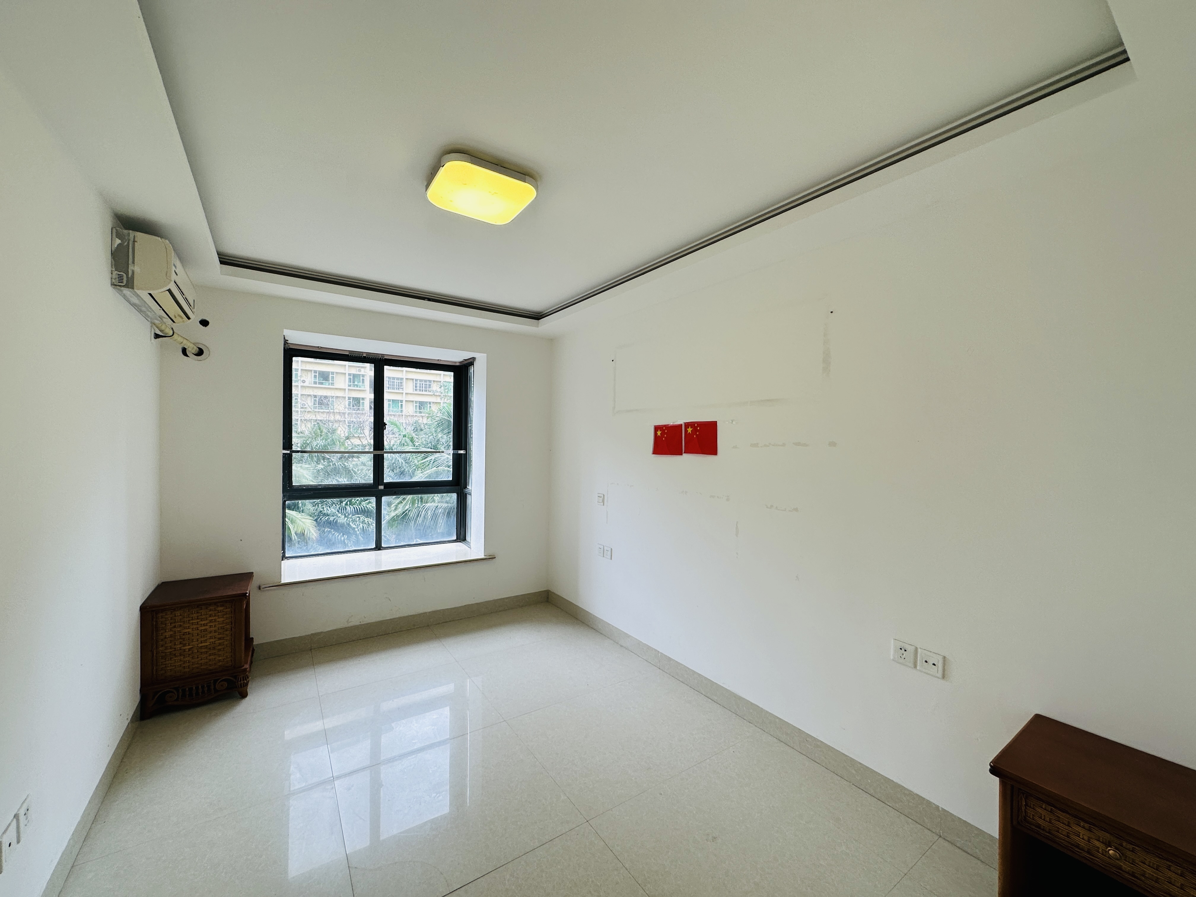 碧海云天 3室2厅2卫 160.0万 碧海云天 3室2厅2卫 160.0万卧室