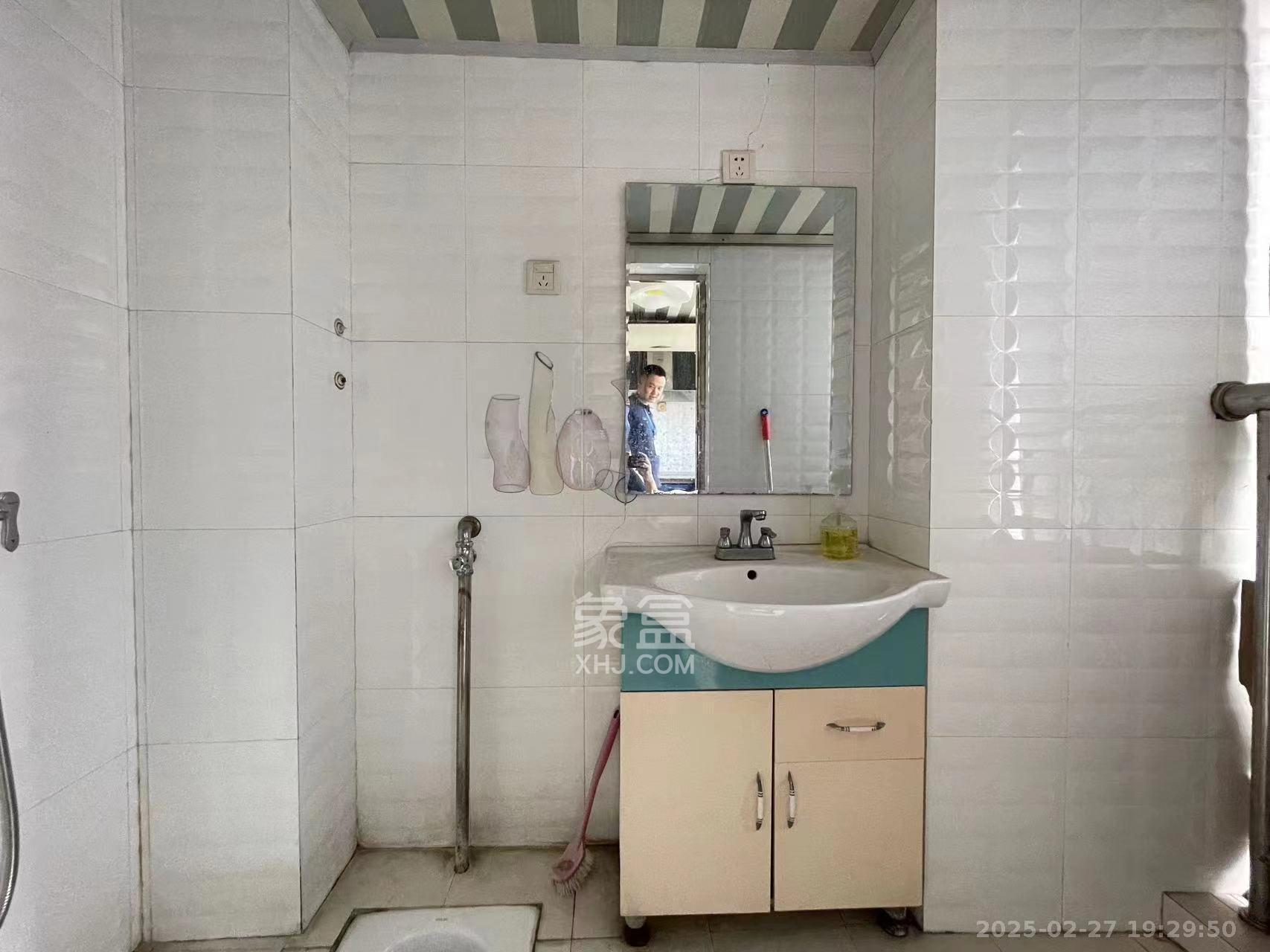 东一国际 1室1厅1卫 2200.0元/月 东一国际 1室1厅1卫 2200.0元/月室内图