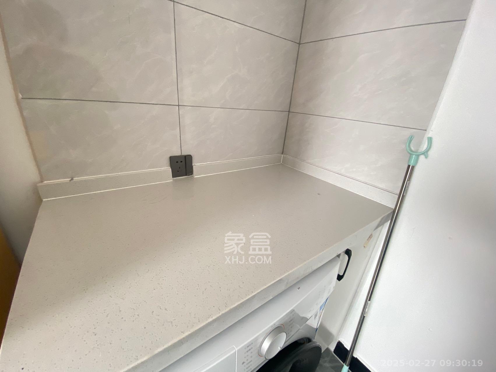 洋湖时代  1室0厅0卫   1100.00元/月室内图
