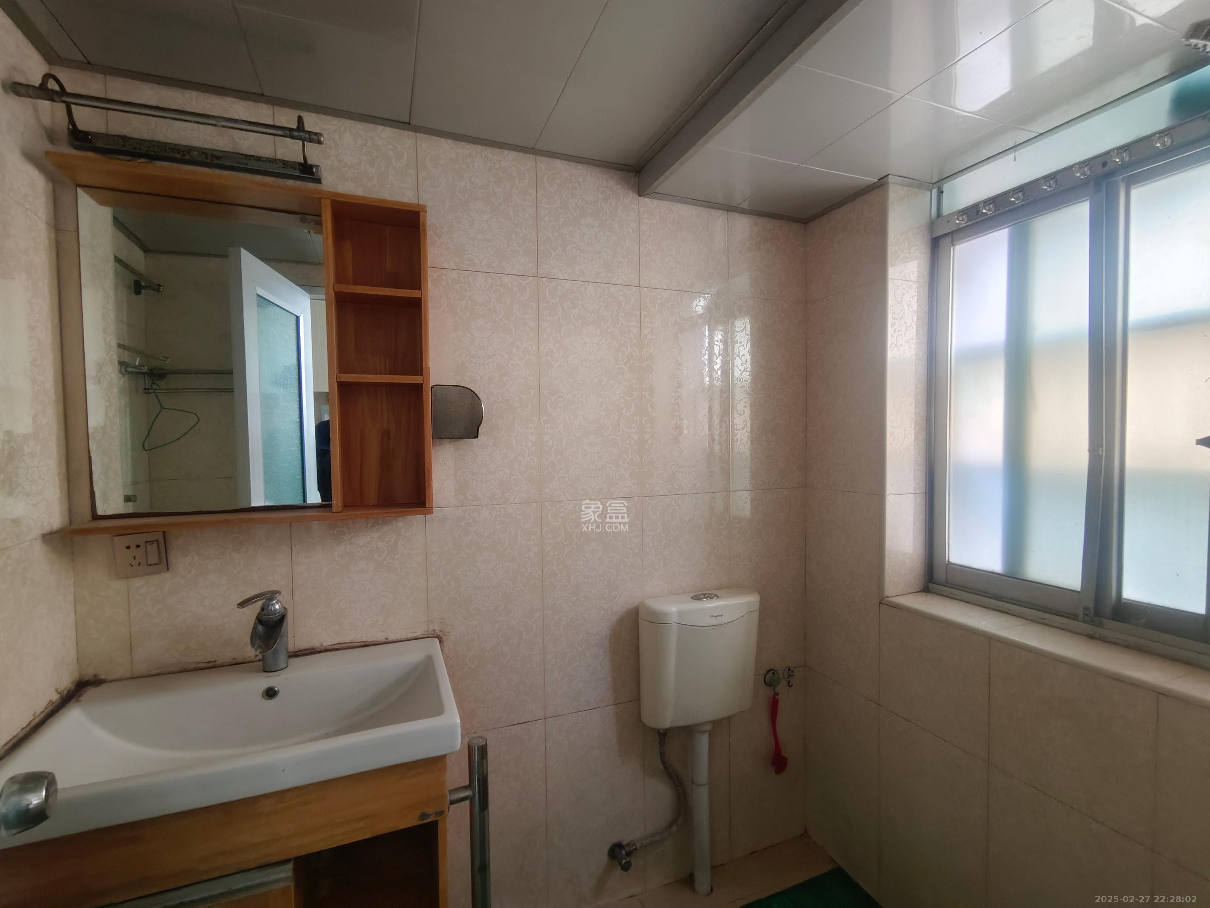 星城名典  3室1厅1卫    2000.0元/月 星城名典  3室1厅1卫    2000.0元/月室内图