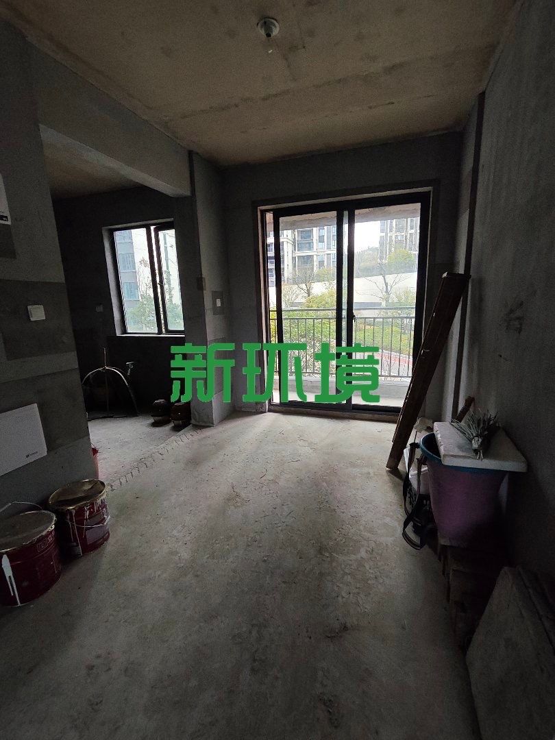 中建凤栖台  4室2厅2卫   53.80万客厅