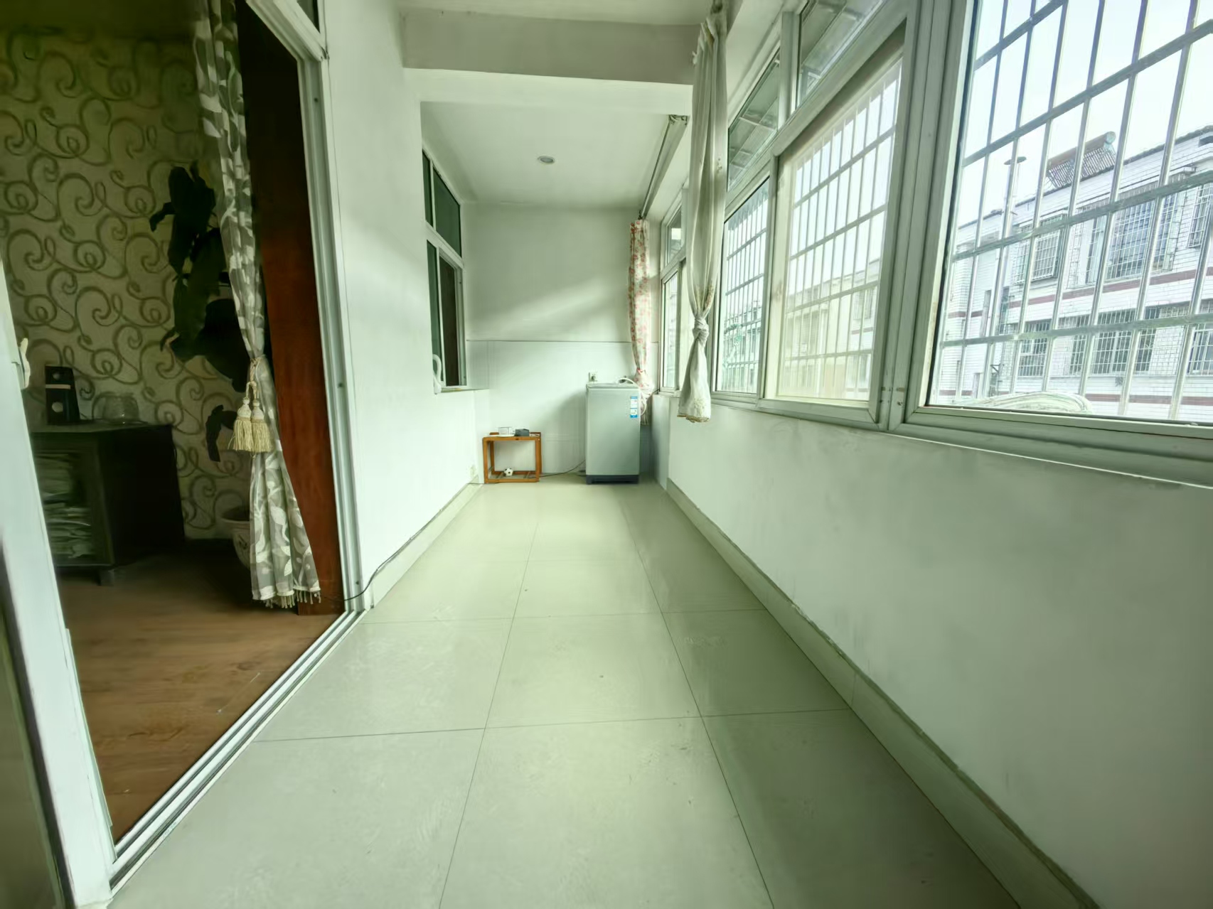 羊舞岭小区 3室2厅2卫 1200.0元/月 羊舞岭小区 3室2厅2卫 1200.0元/月室内图