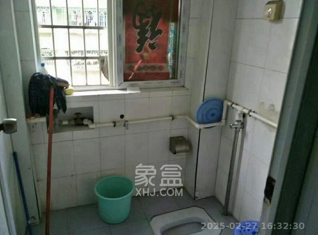 新桥小区  3室2厅1卫   1800.00元/月室内图