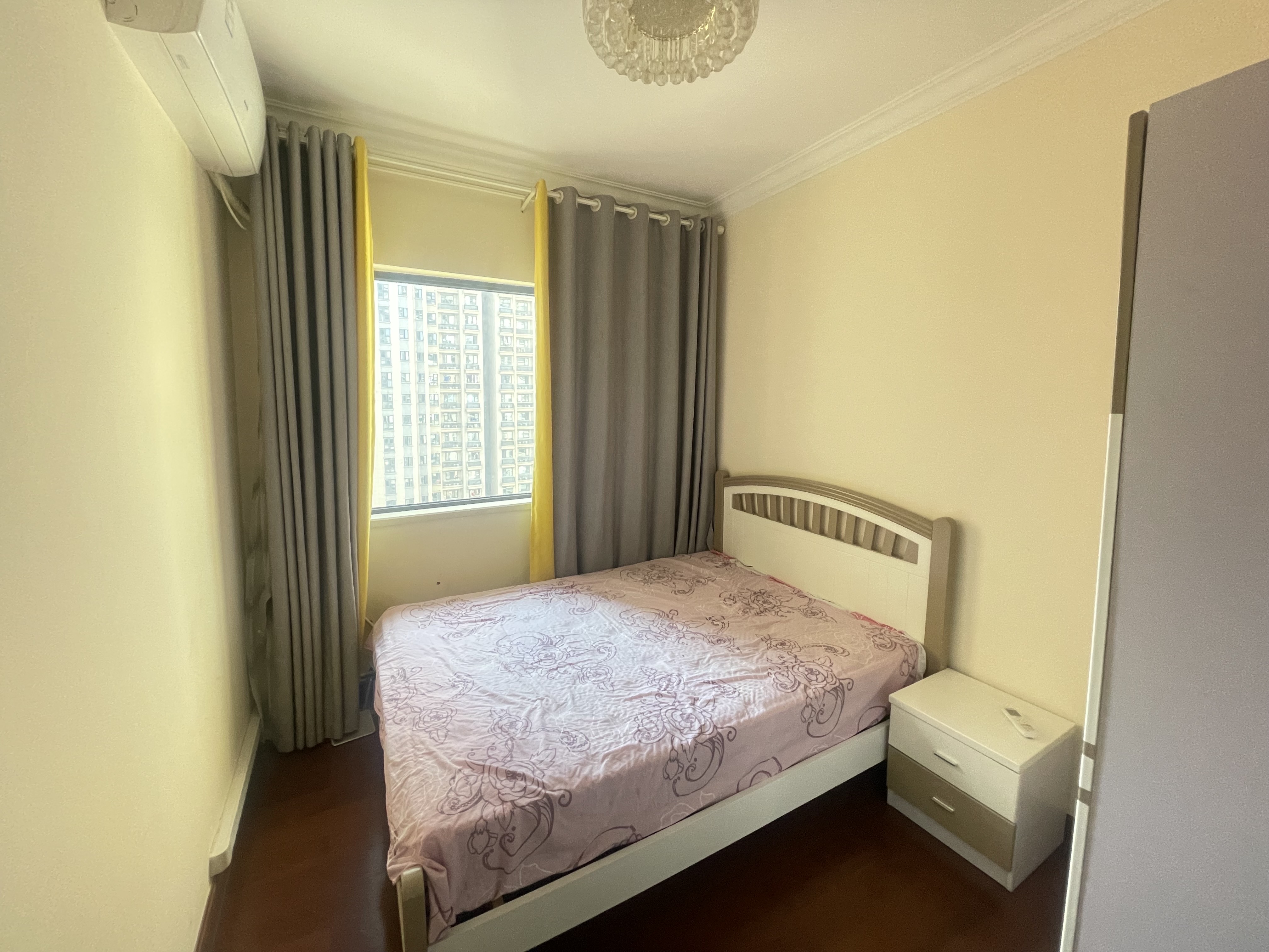 恒大华府 4室2厅2卫 2600.0元/月 恒大华府 4室2厅2卫 2600.0元/月室内图