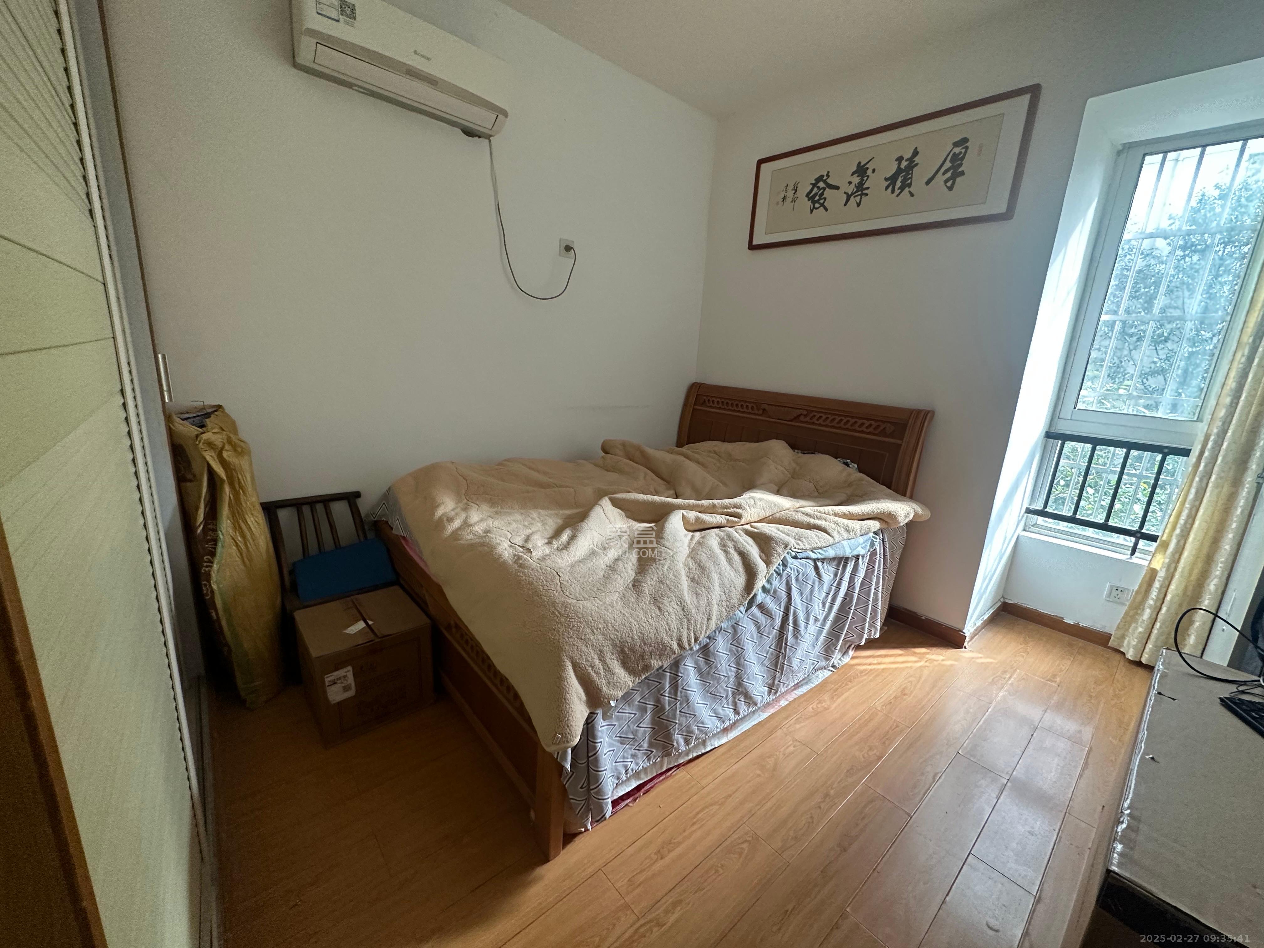 山水华景 3室2厅1卫 2300.0元/月 山水华景 3室2厅1卫 2300.0元/月室内图