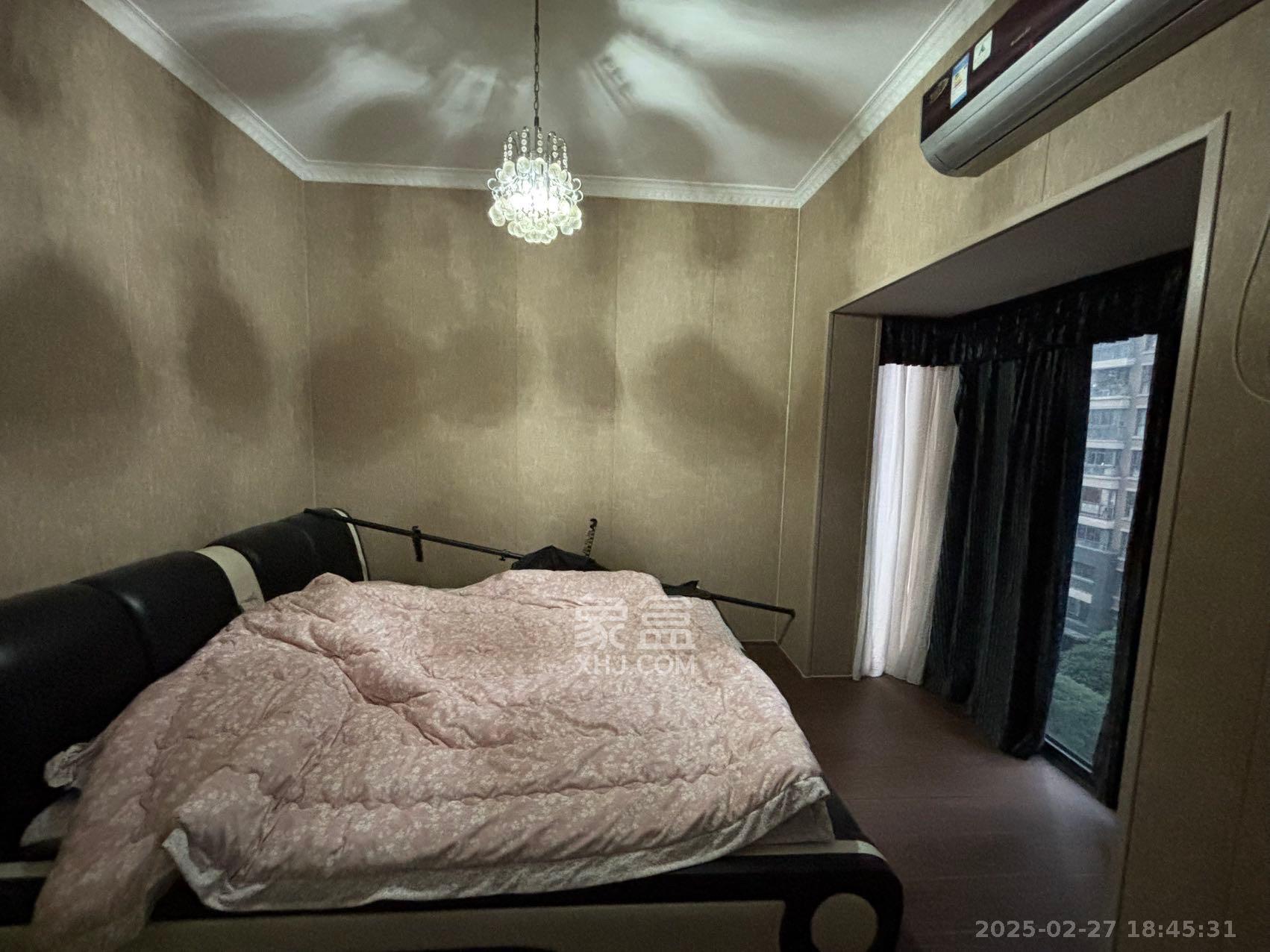 藏珑湖上国际花园 4室2厅2卫 5500.0元/月 藏珑湖上国际花园 4室2厅2卫 5500.0元/月室内图