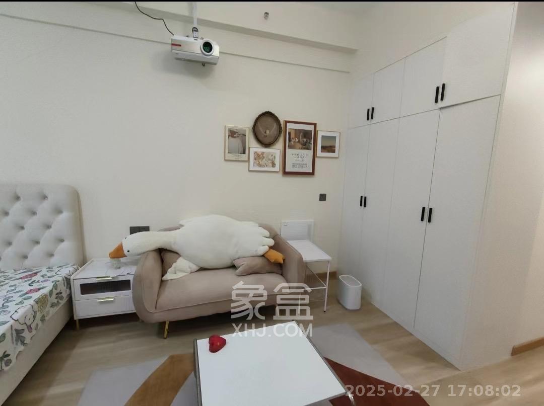 万润时光里 1室1厅1卫 1700.0元/月 万润时光里 1室1厅1卫 1700.0元/月室内图