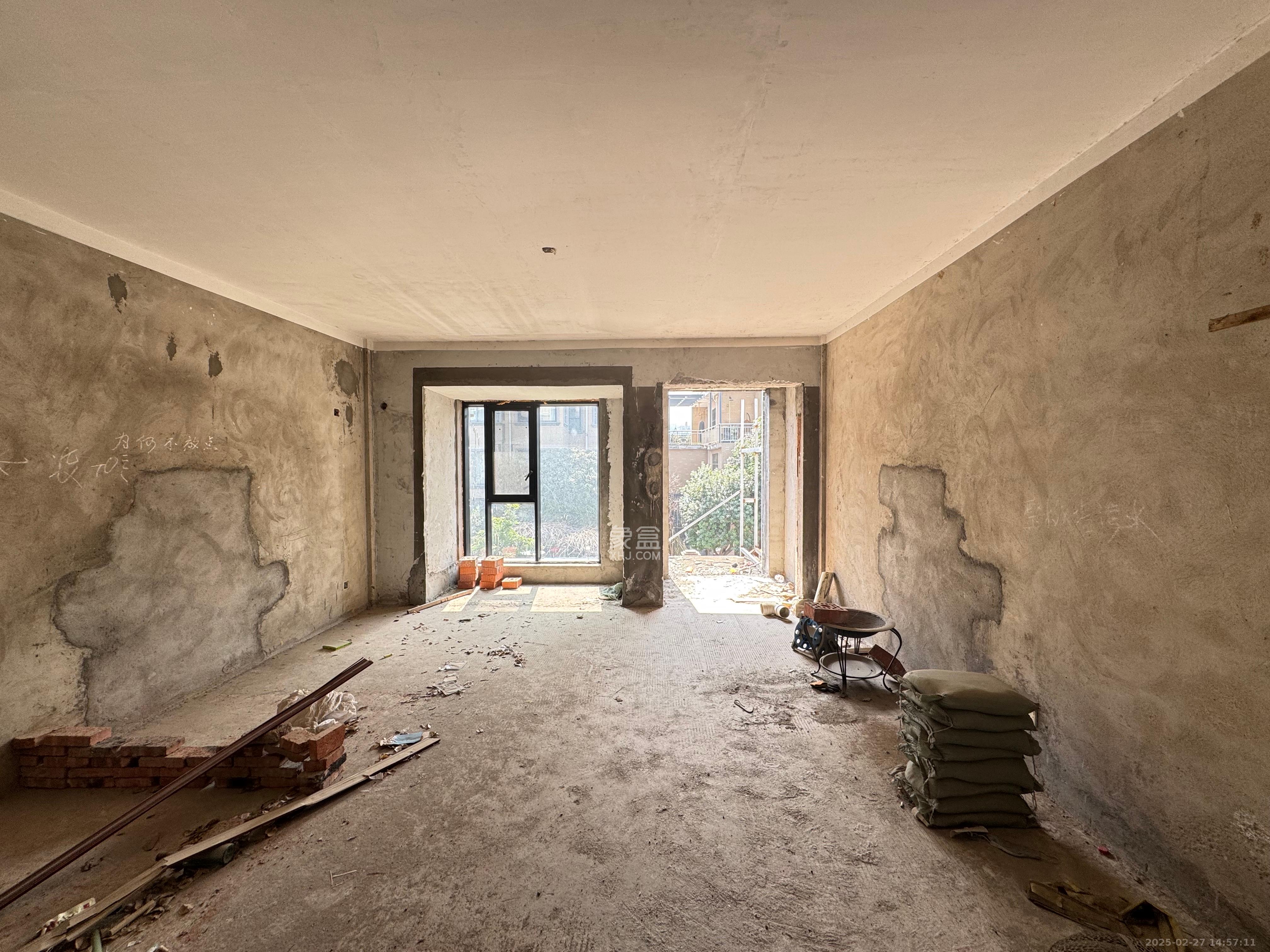 山水湾  6室3厅3卫    4000.0元/月 山水湾  6室3厅3卫    4000.0元/月