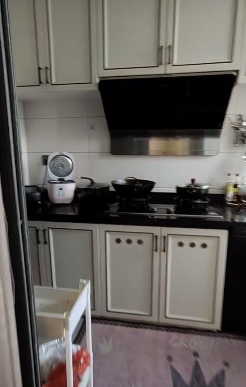 伟业智青春 3室2厅2卫 190.0万 伟业智青春 3室2厅2卫 190.0万客厅