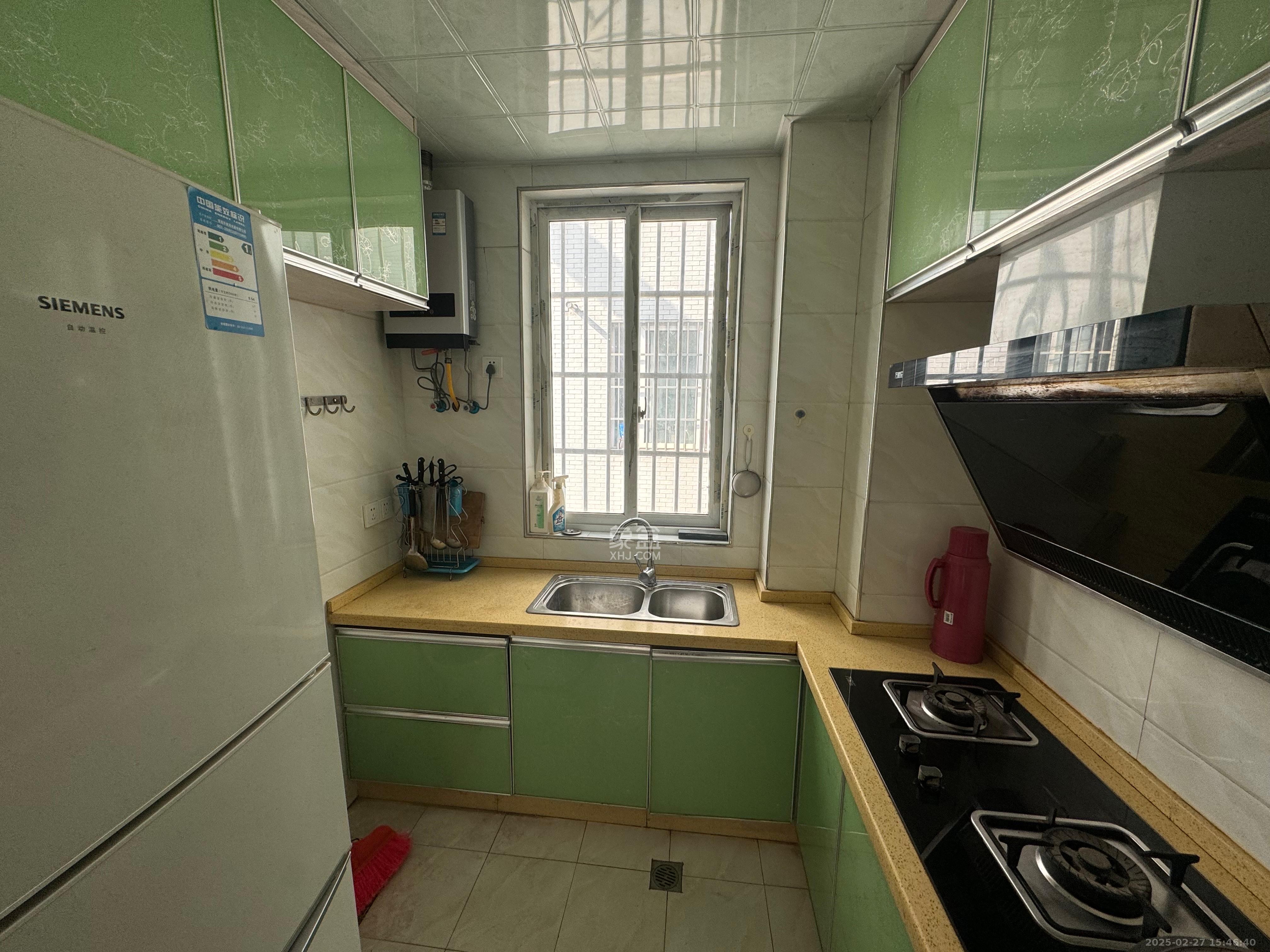 明天一城 3室2厅1卫 1500.0元/月 明天一城 3室2厅1卫 1500.0元/月室内图