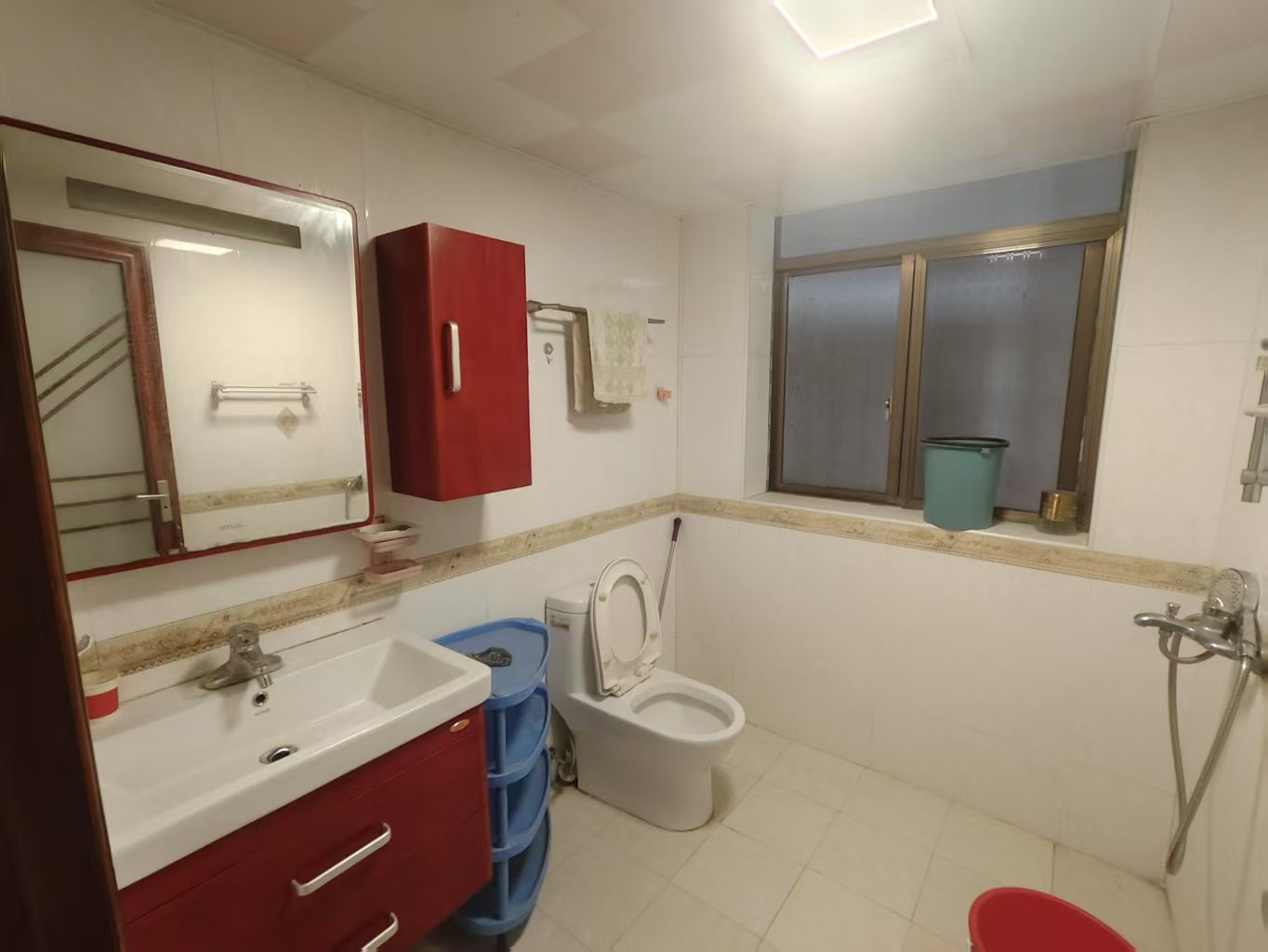 格林花园  4室2厅2卫    1500.0元/月 格林花园  4室2厅2卫    1500.0元/月室内图