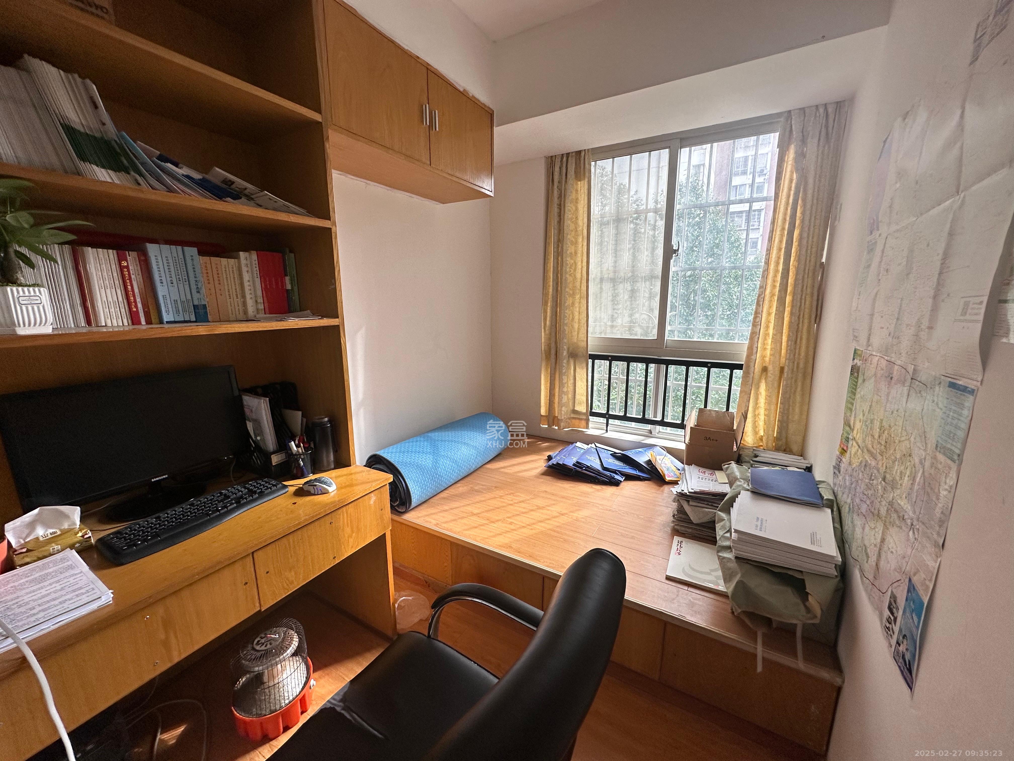 山水华景 3室2厅1卫 2300.0元/月 山水华景 3室2厅1卫 2300.0元/月室内图