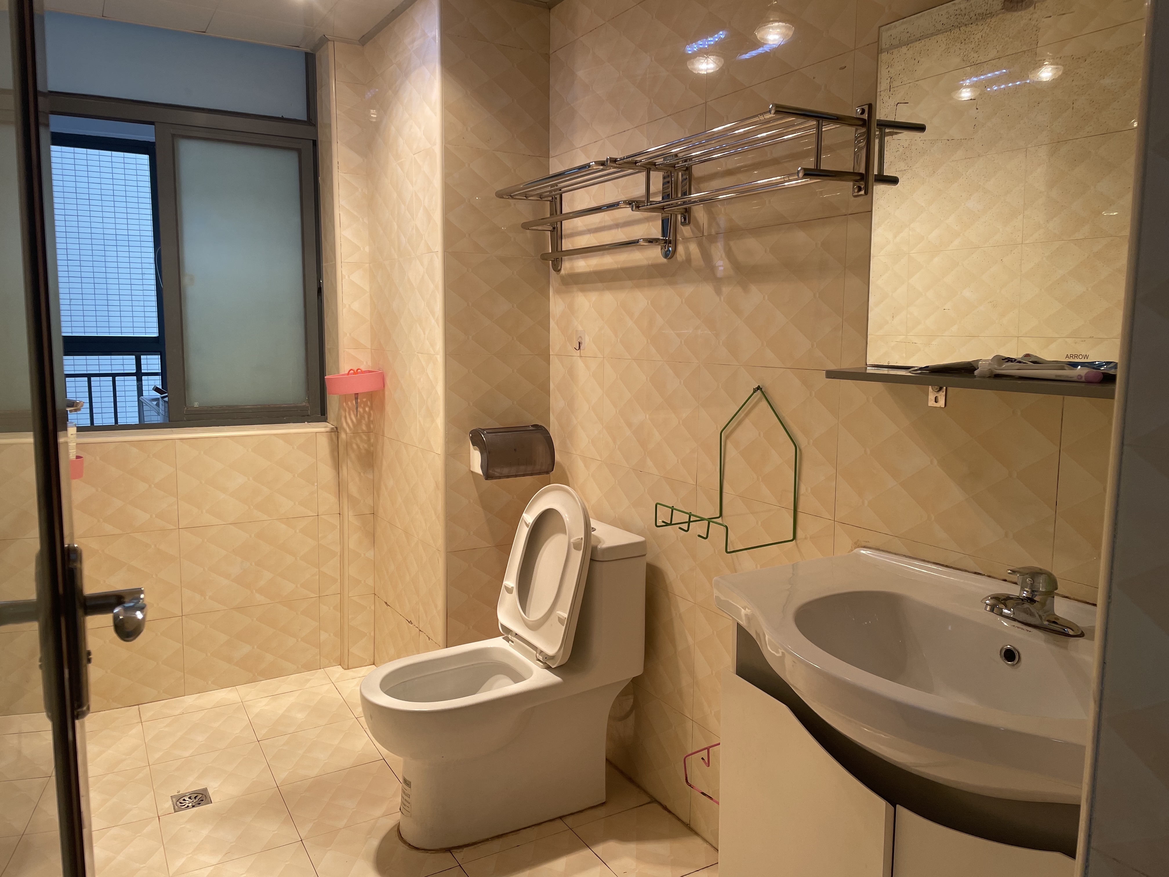 愉景湾西域 3室2厅1卫 2200.0元/月 愉景湾西域 3室2厅1卫 2200.0元/月室内图