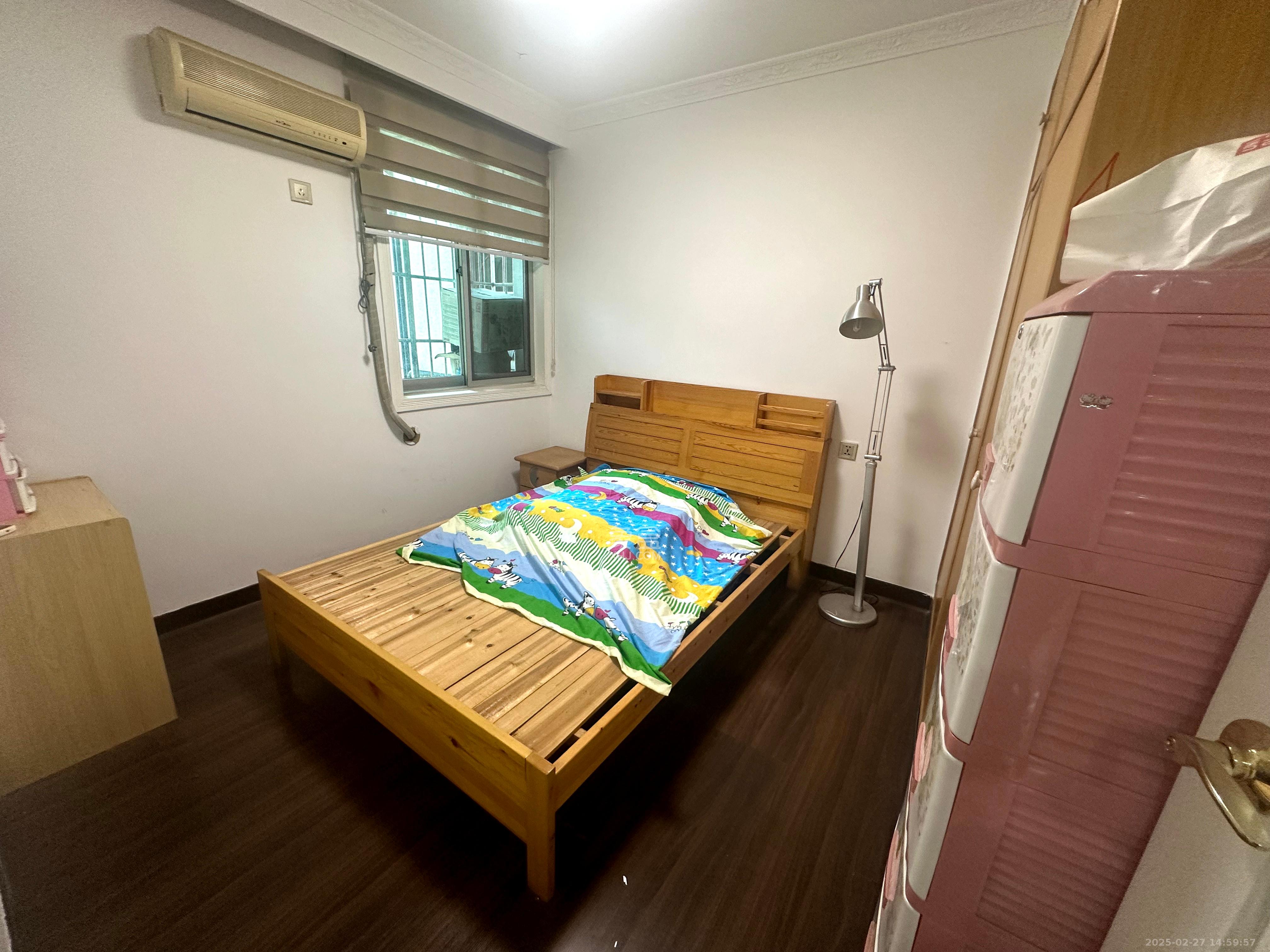 南建公寓  3室2厅2卫   2400.00元/月室内图