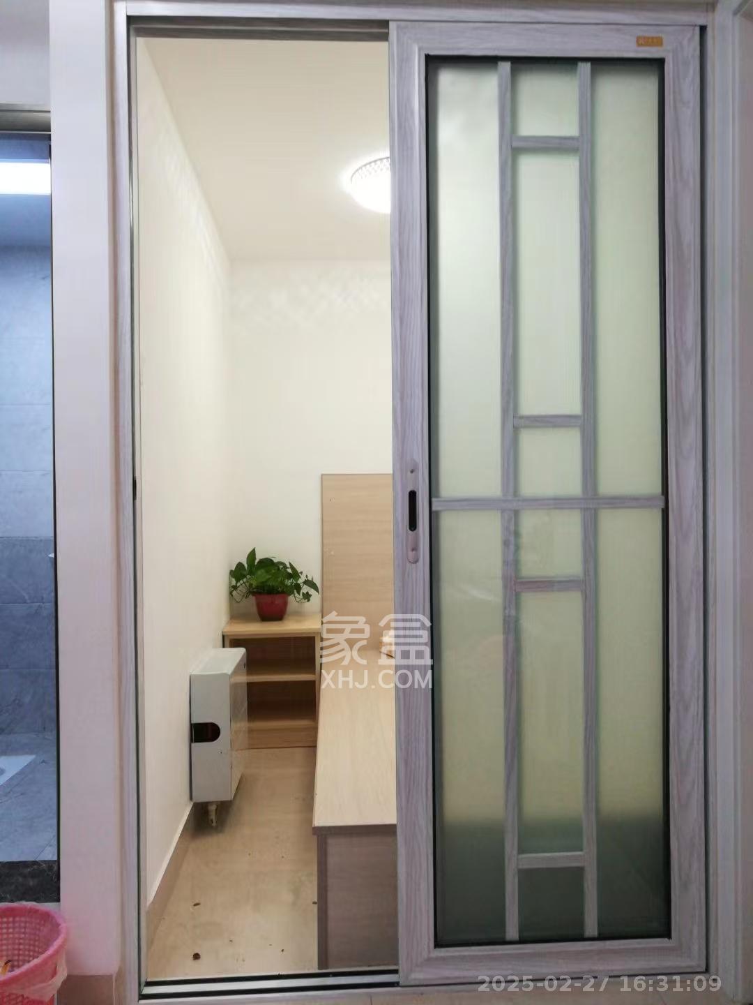 怡海星城  2室2厅1卫   2000.00元/月室内图