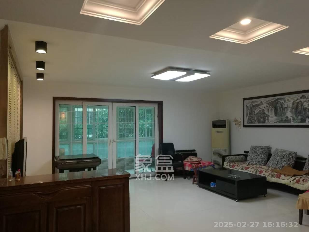 香巴圣地 3室2厅2卫 3000.0元/月 香巴圣地 3室2厅2卫 3000.0元/月户型图