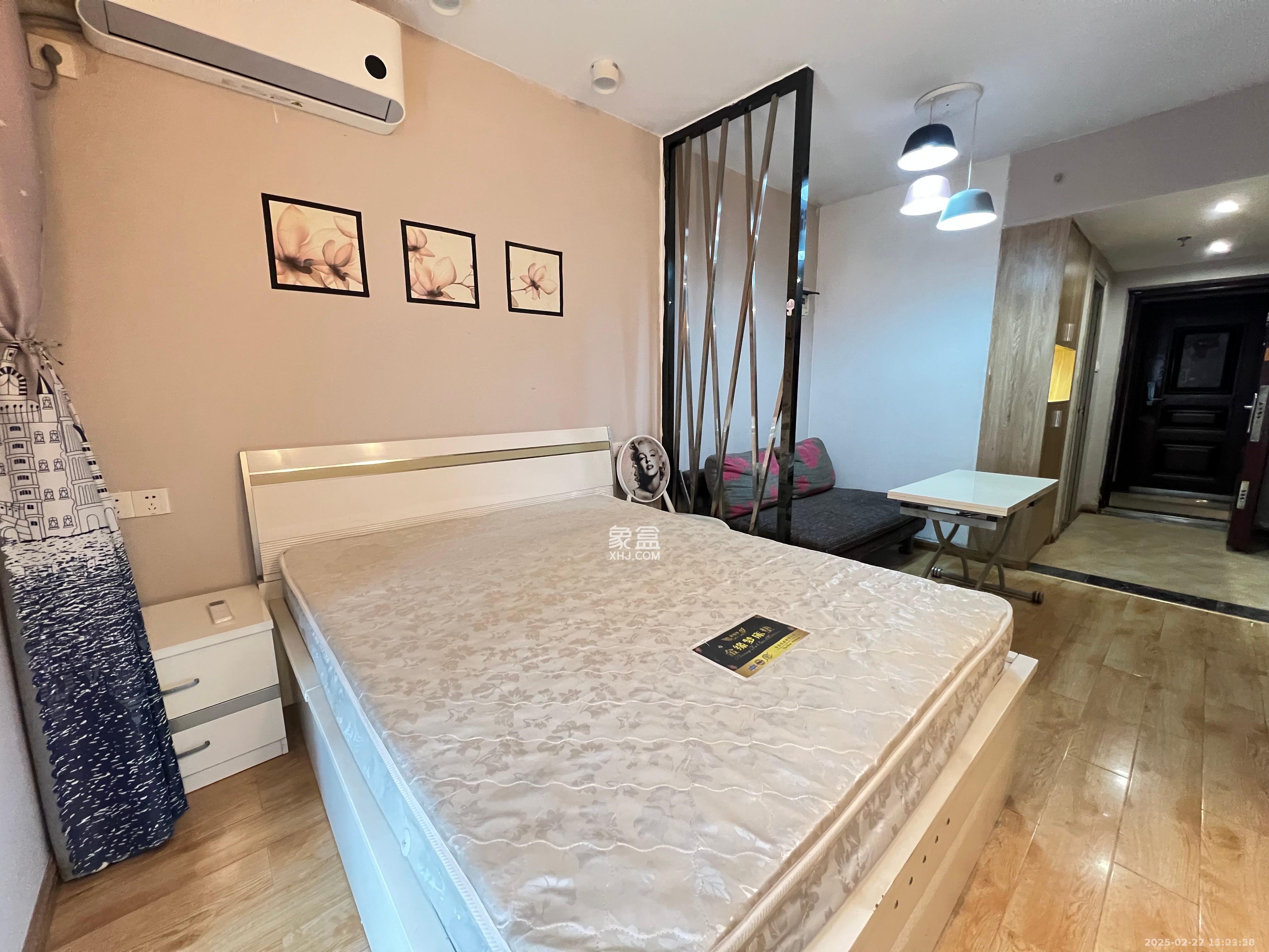 万科金域华府一期  1室1厅1卫    1500.0元/月 万科金域华府一期  1室1厅1卫    1500.0元/月