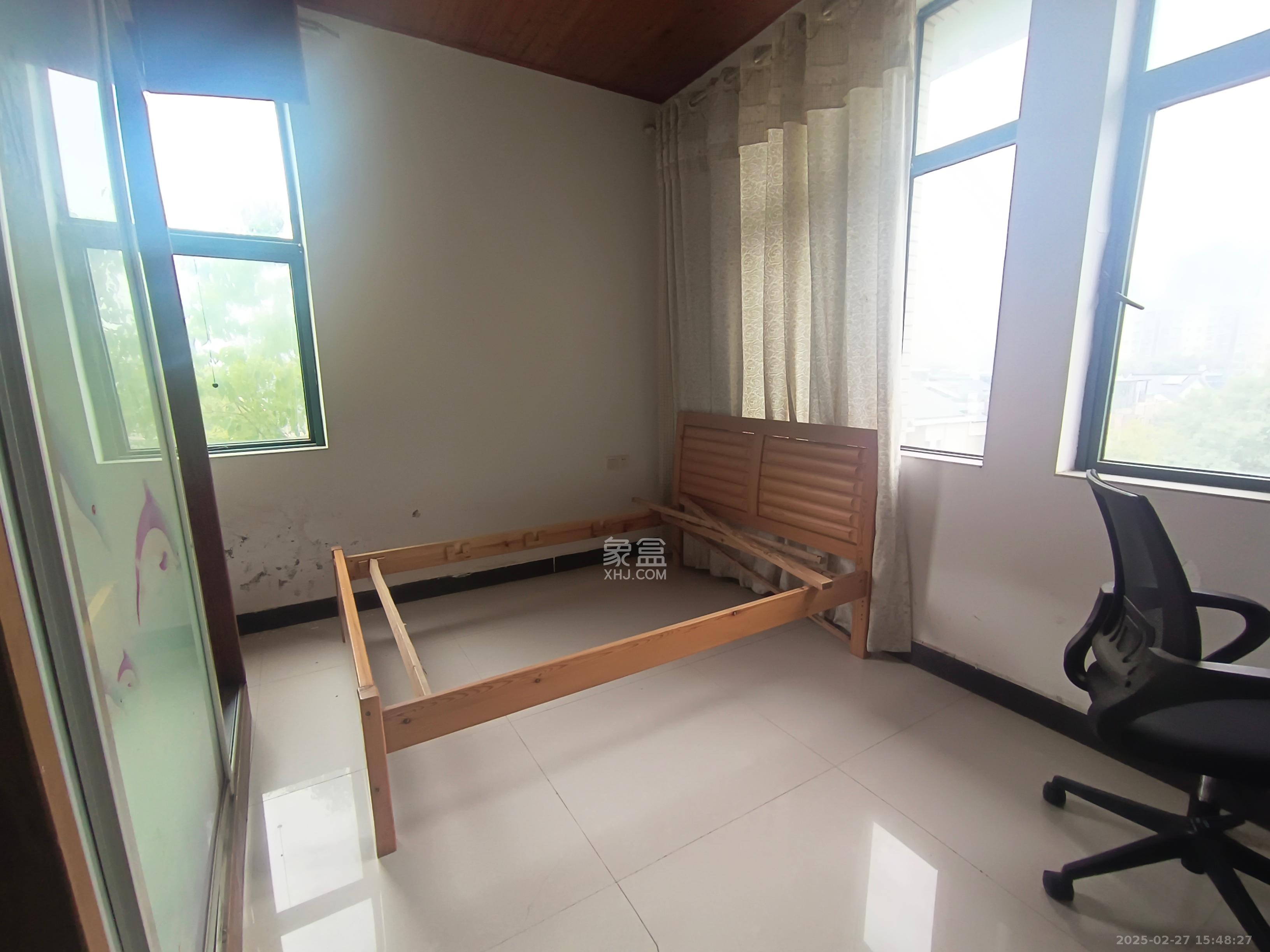 东业早安星城 7室2厅2卫 3000.0元/月 东业早安星城 7室2厅2卫 3000.0元/月室内图