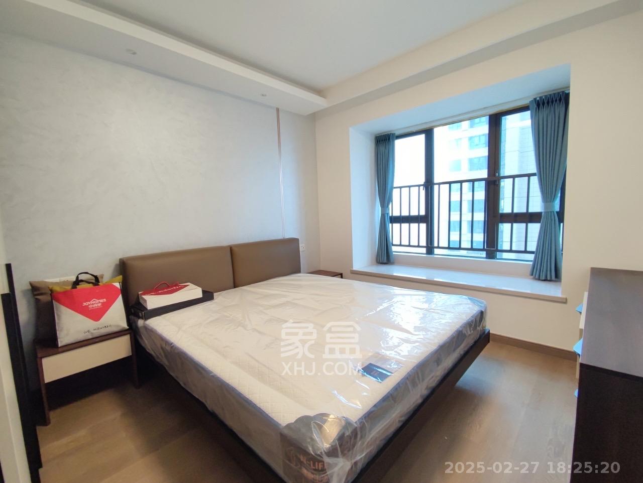 龙湖铂金中心（龙湖春江郦城）  3室2厅2卫   4800.00元/月室内图
