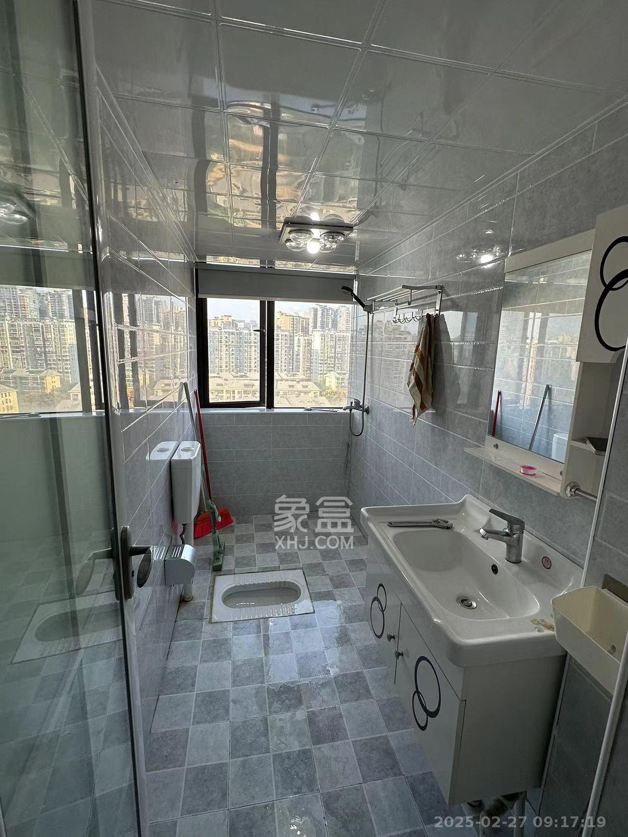 和庄  3室2厅1卫    2100.0元/月室内图