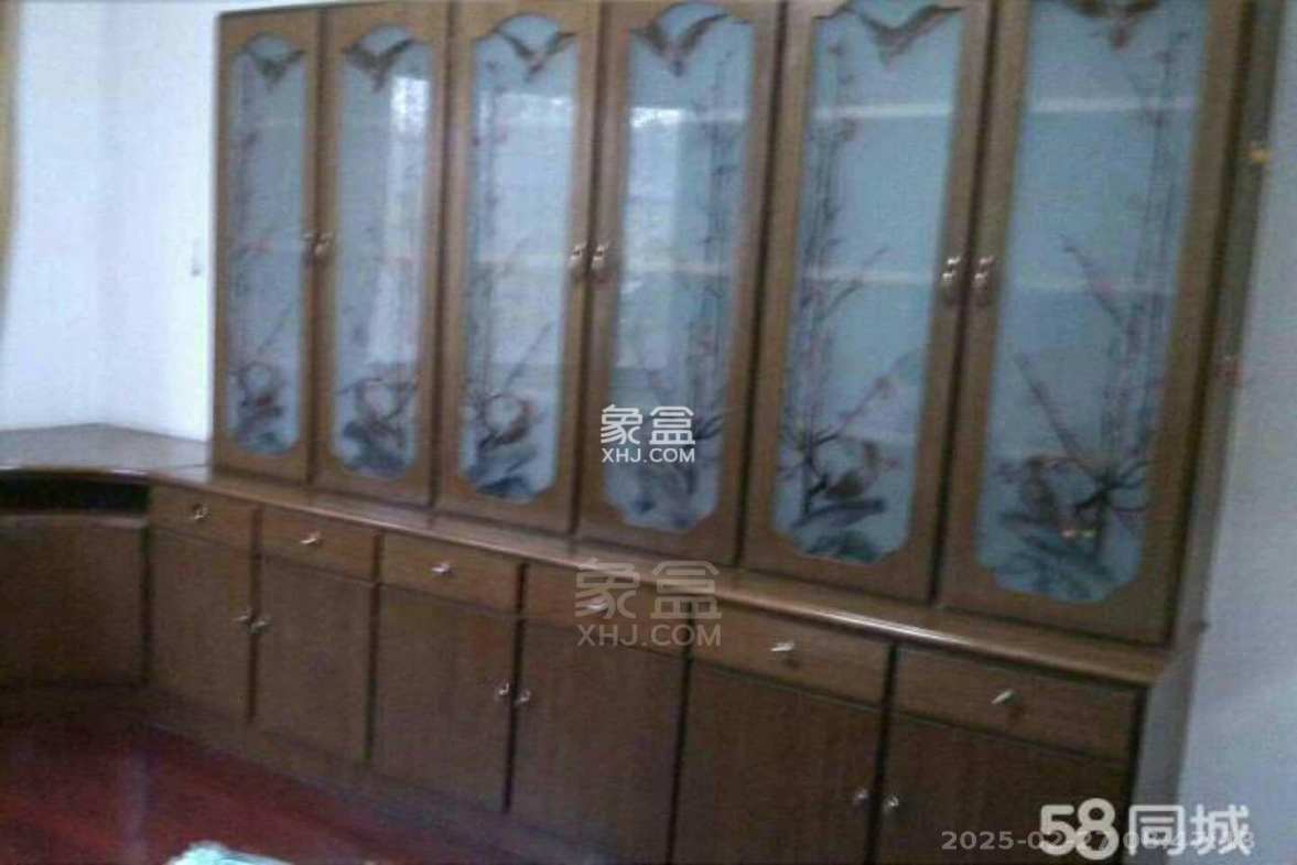 株洲华苑小区 3室2厅2卫 1800.0元/月 株洲华苑小区 3室2厅2卫 1800.0元/月室内图