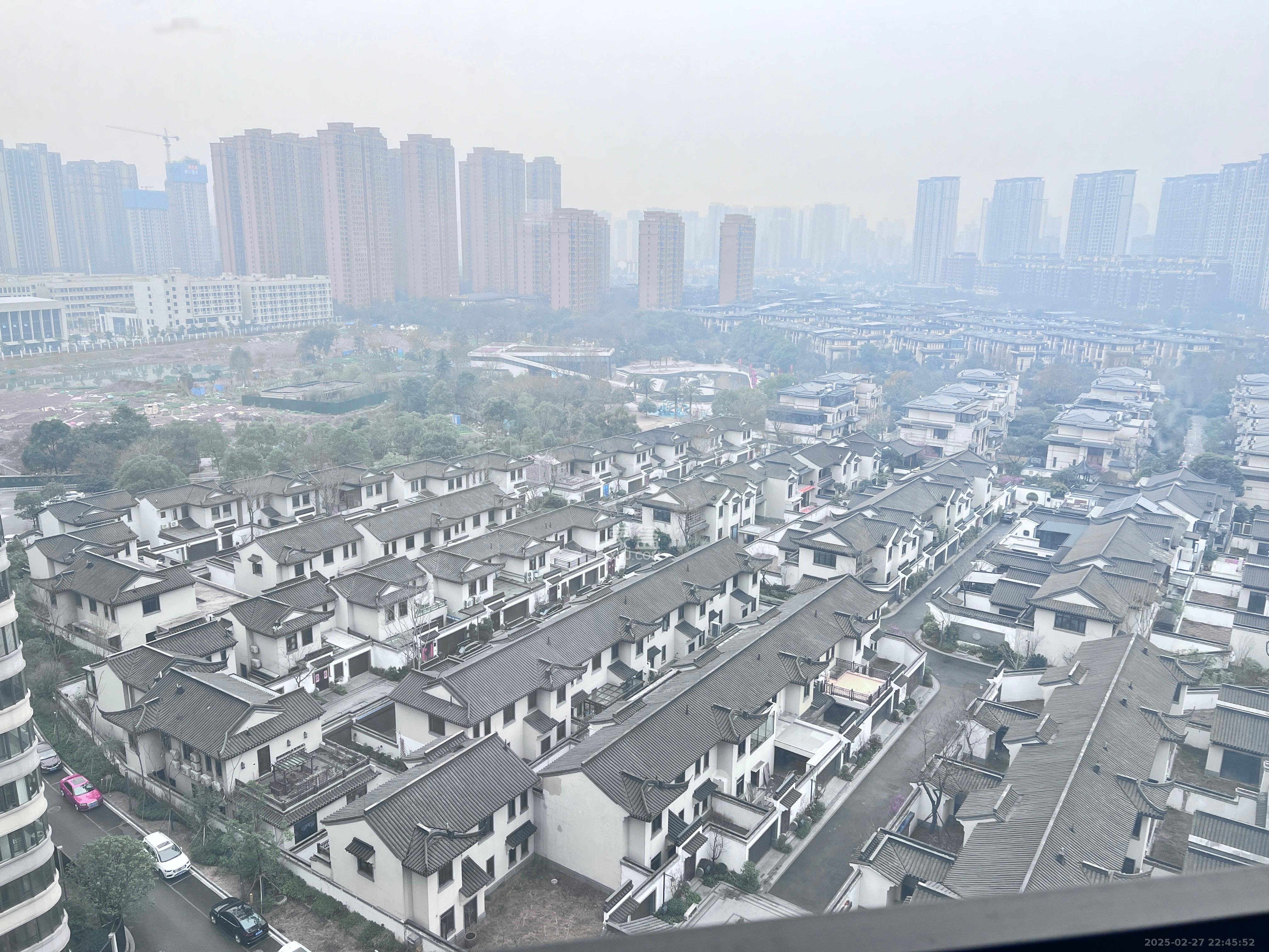 五矿万境水岸 3室2厅2卫 60.0万 五矿万境水岸 3室2厅2卫 60.0万客厅