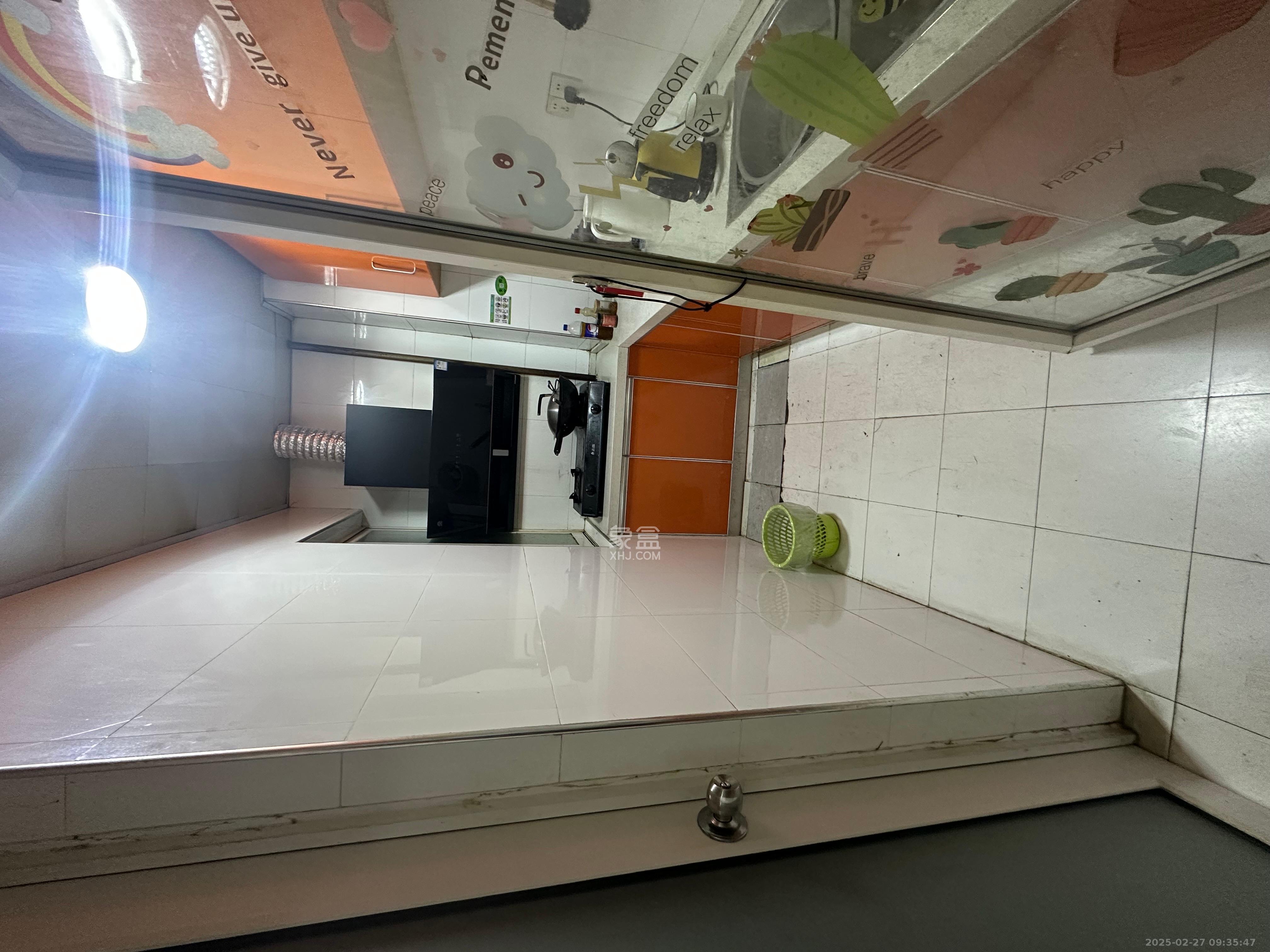 山水华景 3室2厅1卫 2300.0元/月 山水华景 3室2厅1卫 2300.0元/月室内图