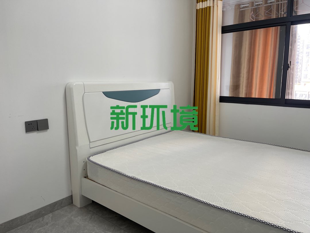 荣盛花语书院  3室2厅2卫   82.80万客厅