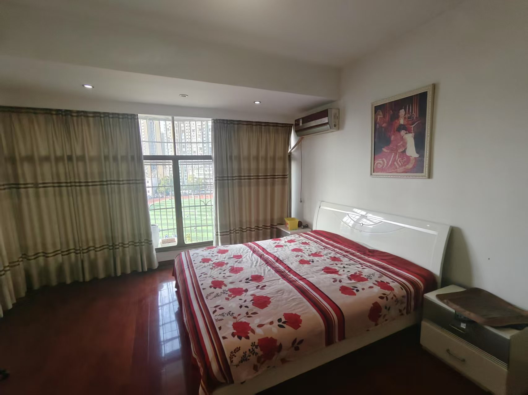 格林花园  4室2厅2卫    1500.0元/月 格林花园  4室2厅2卫    1500.0元/月室内图