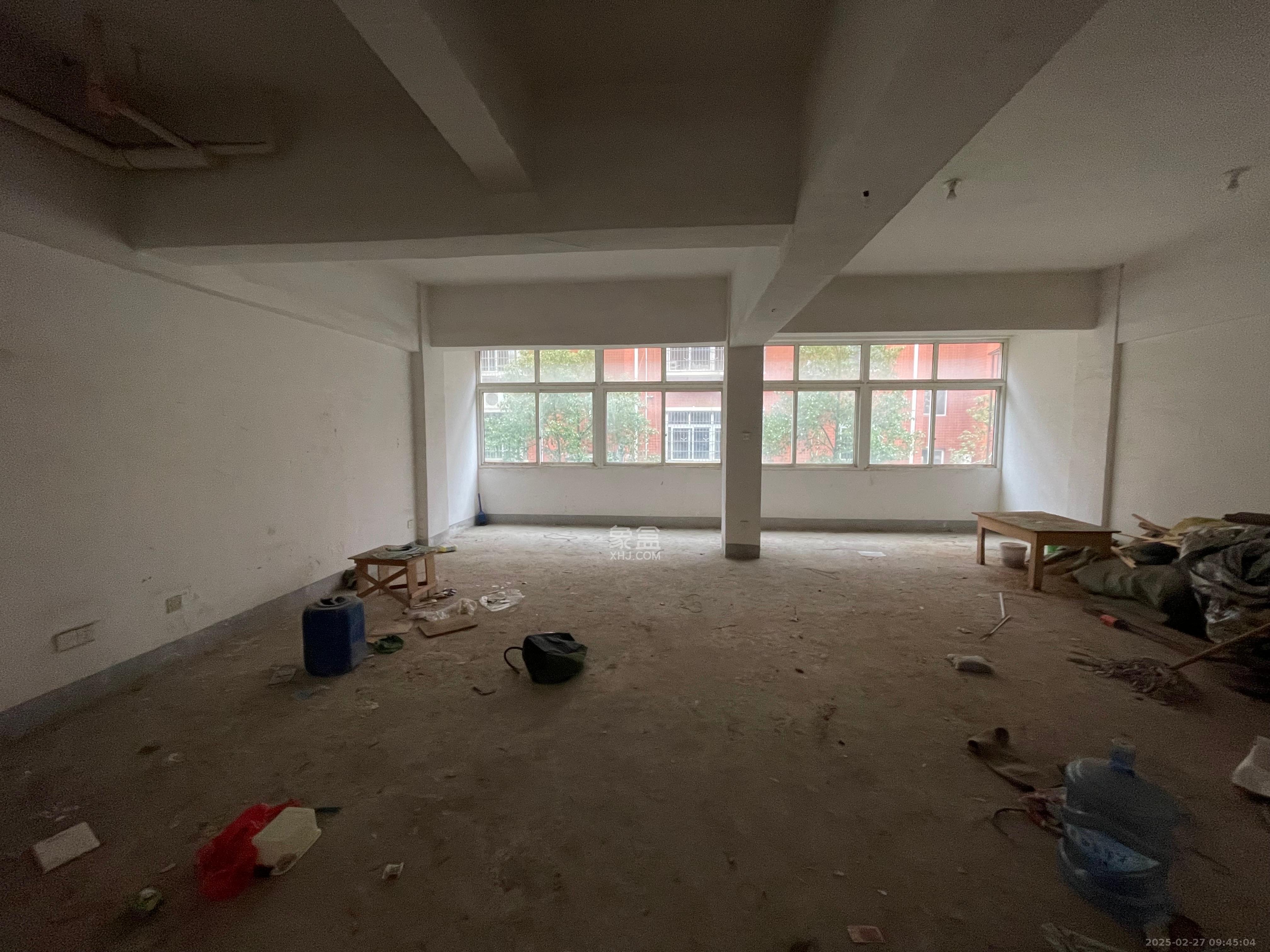 湘绣城 3室2厅1卫 1100.0元/月 湘绣城 3室2厅1卫 1100.0元/月室内图