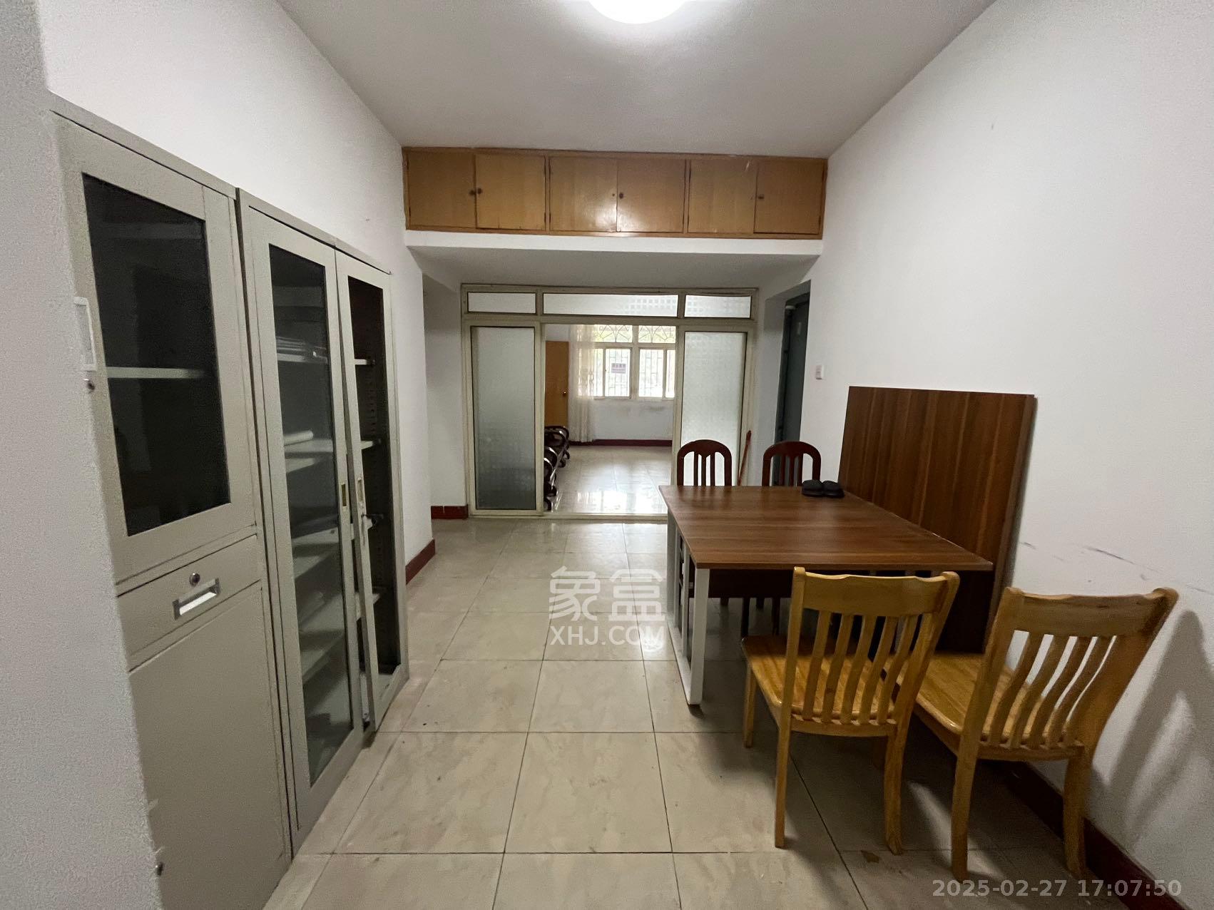 城建学院(古堆山城建学校宿舍) 2室2厅1卫 2000.0元/月 城建学院(古堆山城建学校宿舍) 2室2厅1卫 2000.0元/月室内图