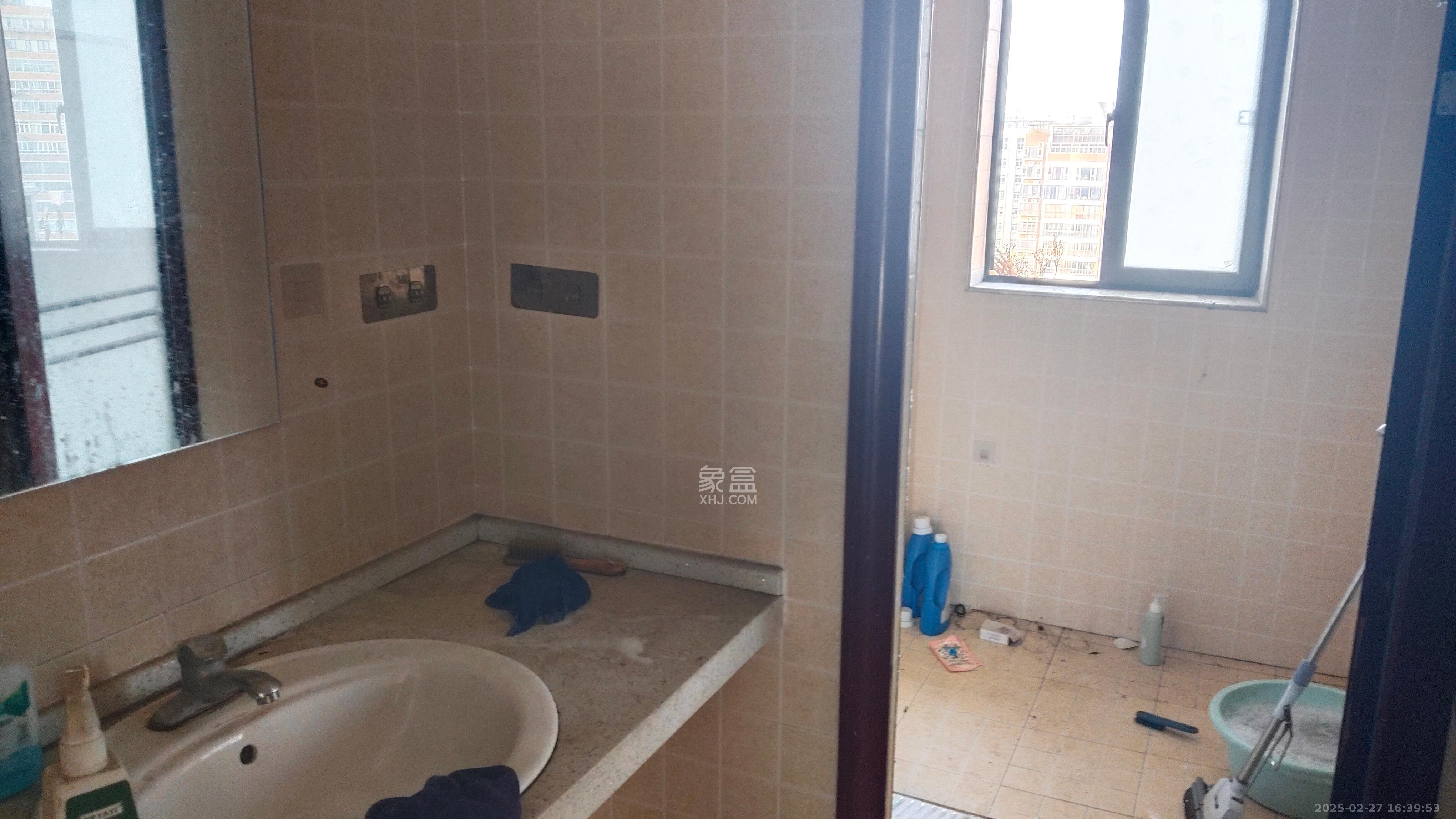 恒盛世家 3室1厅2卫 2100.0元/月 恒盛世家 3室1厅2卫 2100.0元/月室内图