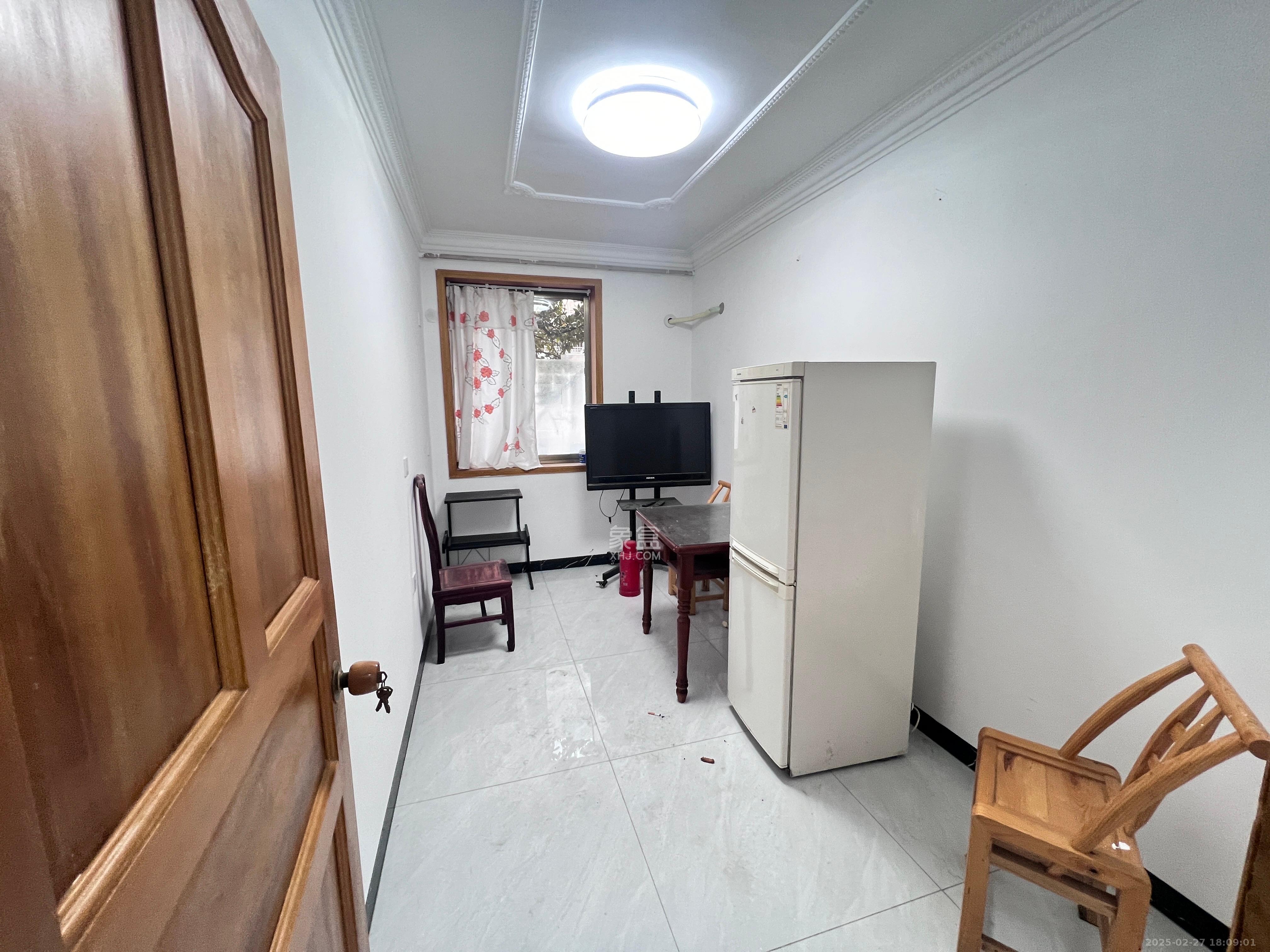 湖南省农业物资总公司宿舍 4室2厅2卫 1600.0元/月 湖南省农业物资总公司宿舍 4室2厅2卫 1600.0元/月室内图